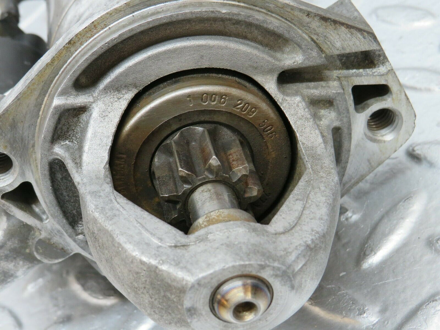 24382 Mercedes-Benz S124 220TE Wagon Starter Motor Bosch 0001108149