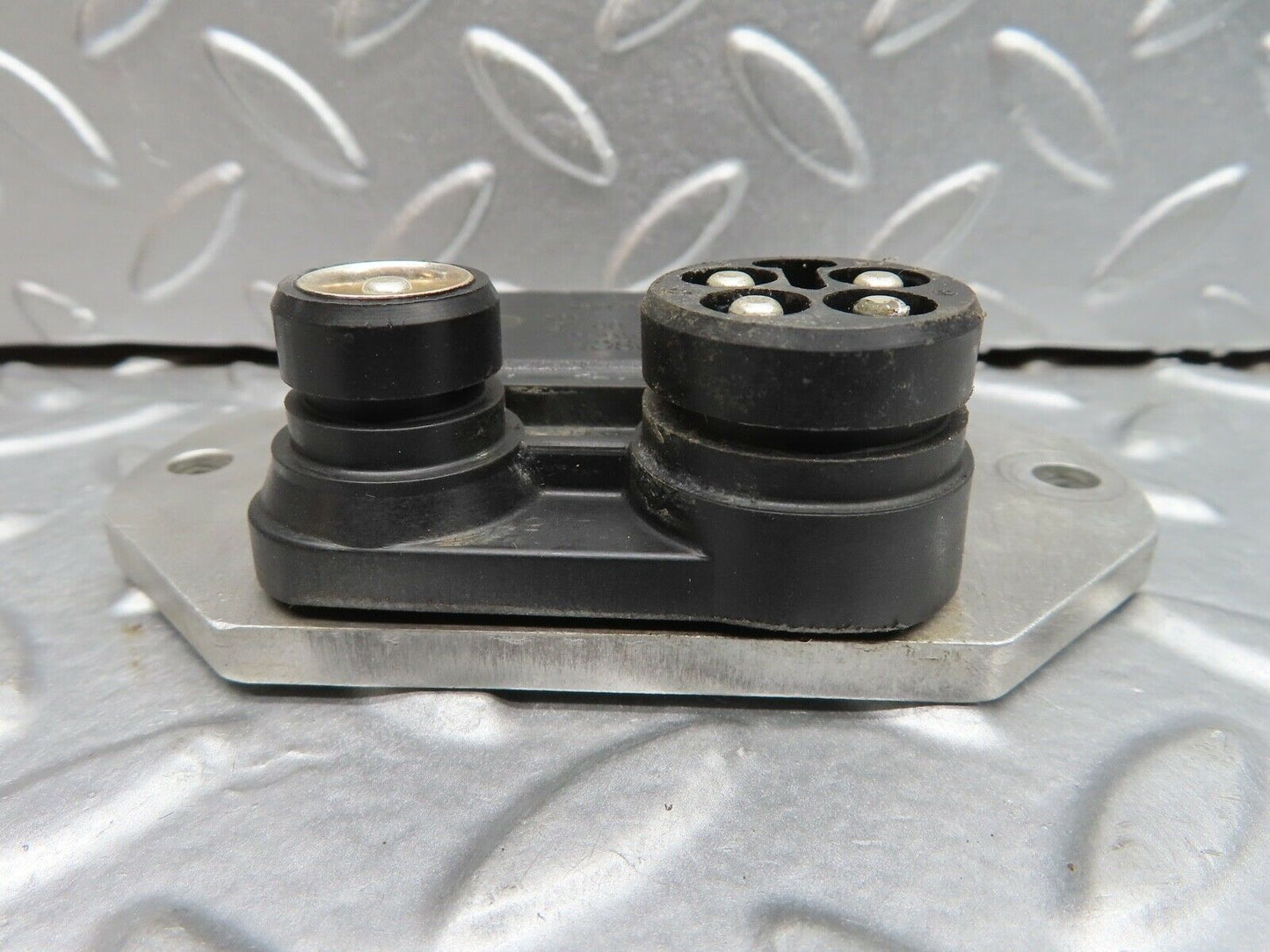 21090 Mercedes-Benz W123 230E Ignition Control Unit Bosch 0025451832