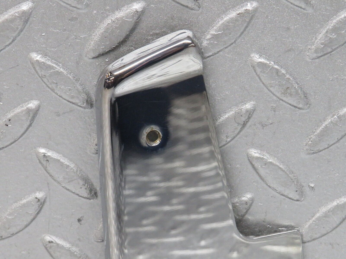37762 Mercedes-Benz A124 320E Cabriolet Right Door Chrome Cover