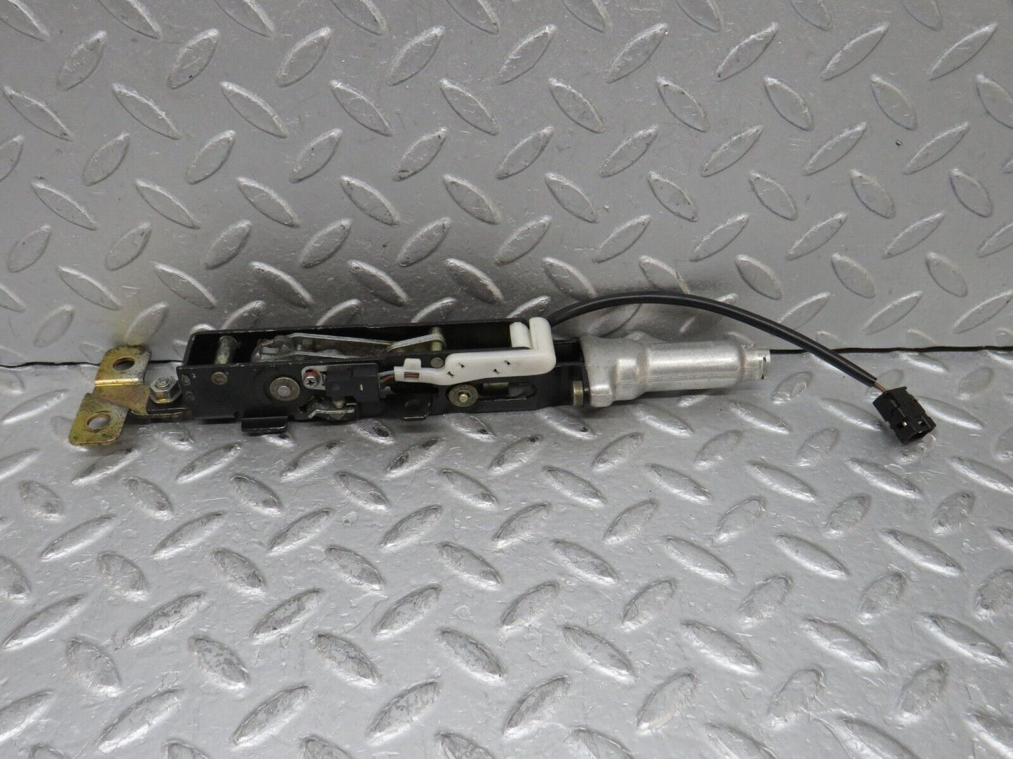 37820 Mercedes-Benz A124 320E Cabriolet Soft Top Lock Latch Left 1247700426 1298210951 1298001672