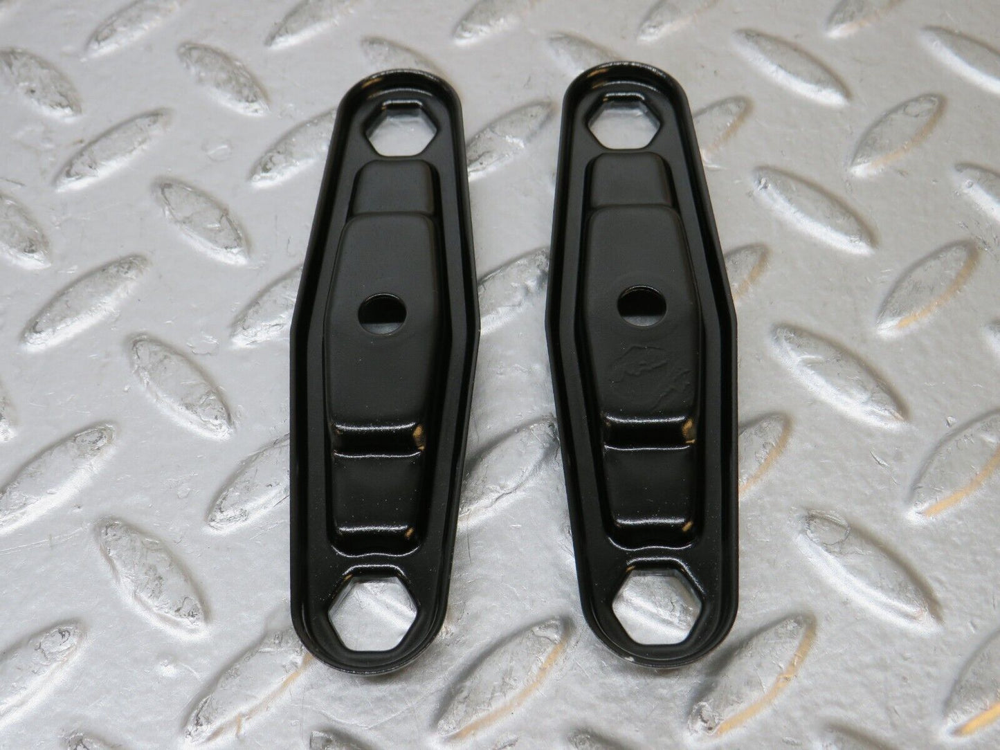 29917 Mercedes-Benz W123 230E Fuel Injector Bracket Pair