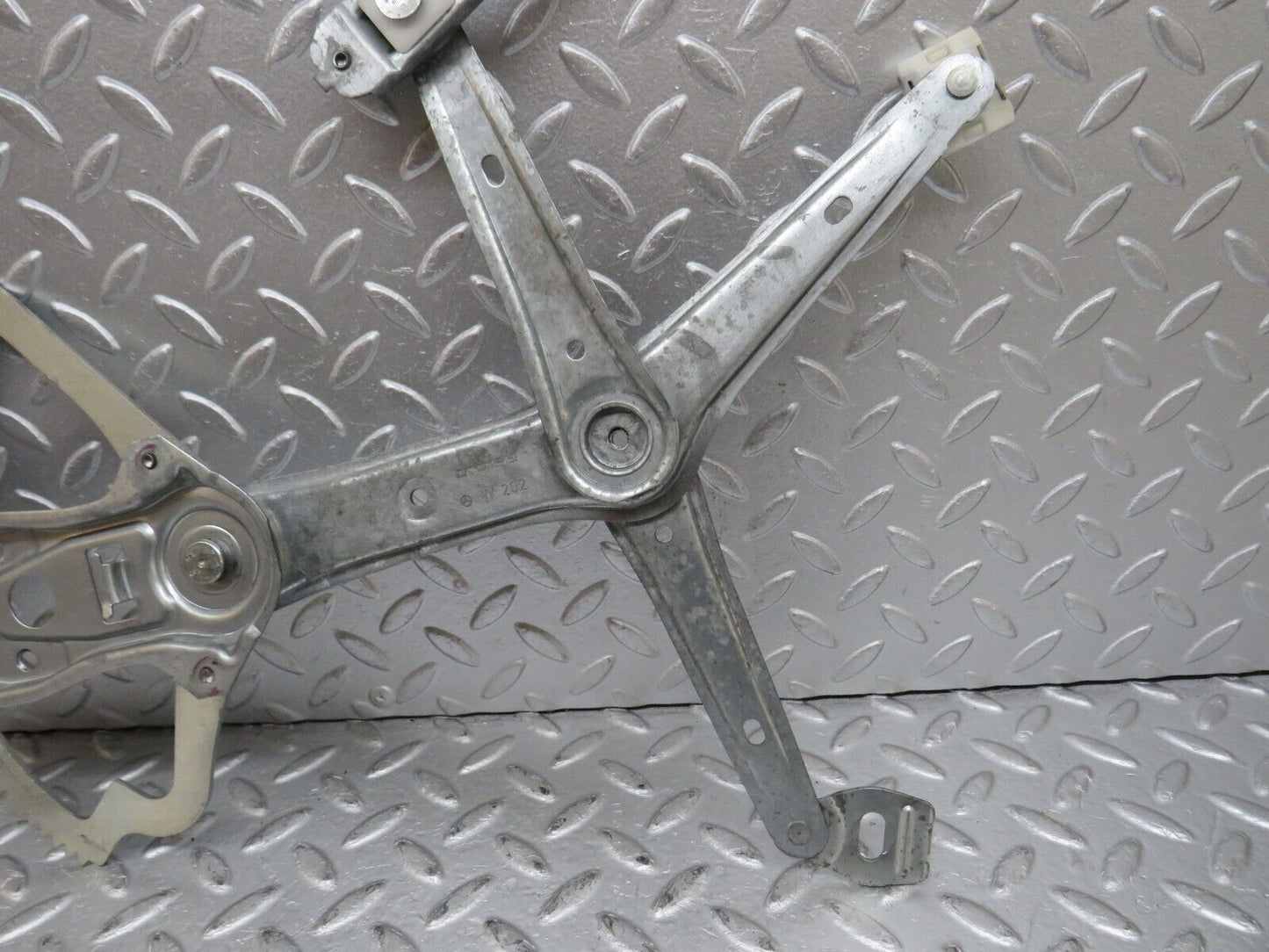 33391 Mercedes-Benz W202 C180 Front Right Power Window Regulator