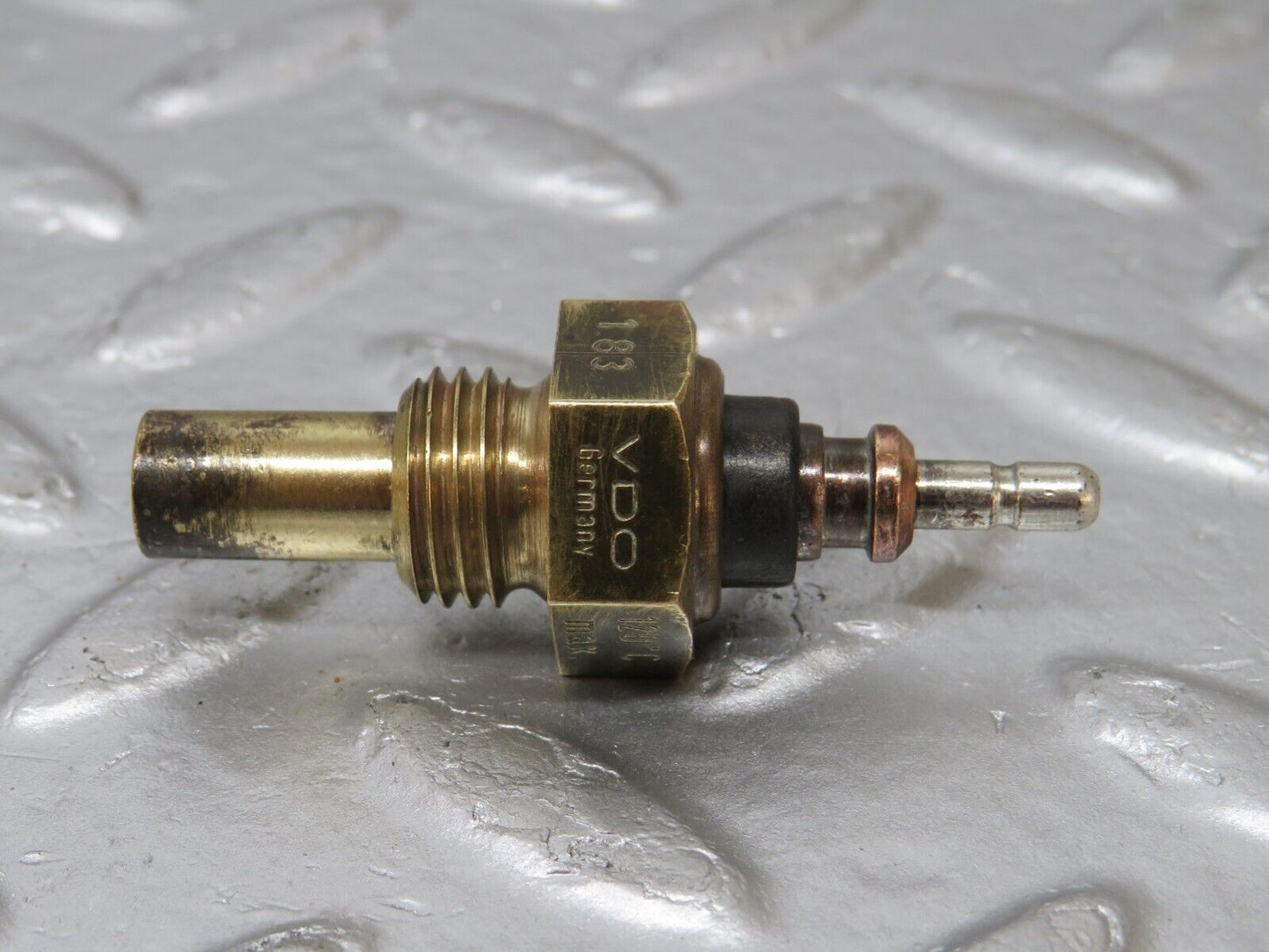 34497 Mercedes-Benz C126 380SEC Coolant Temperature Sensor VDO 0055421017