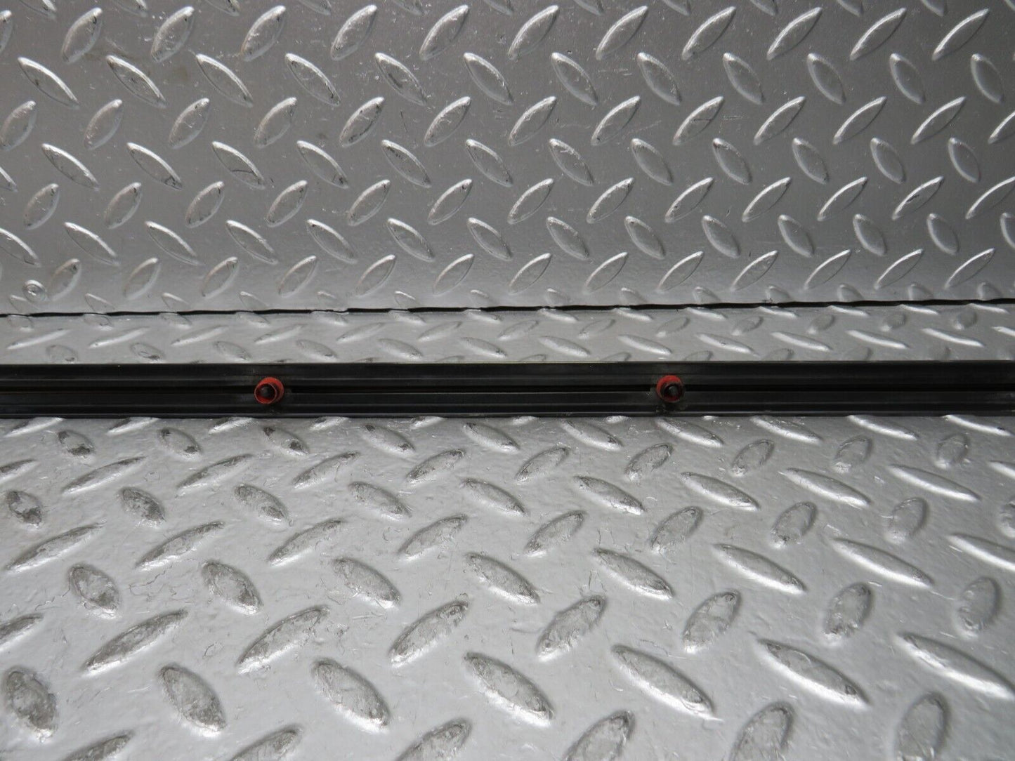 28621 Mercedes-Benz W123 280E Rear Left Fender Centre Moulding Trim