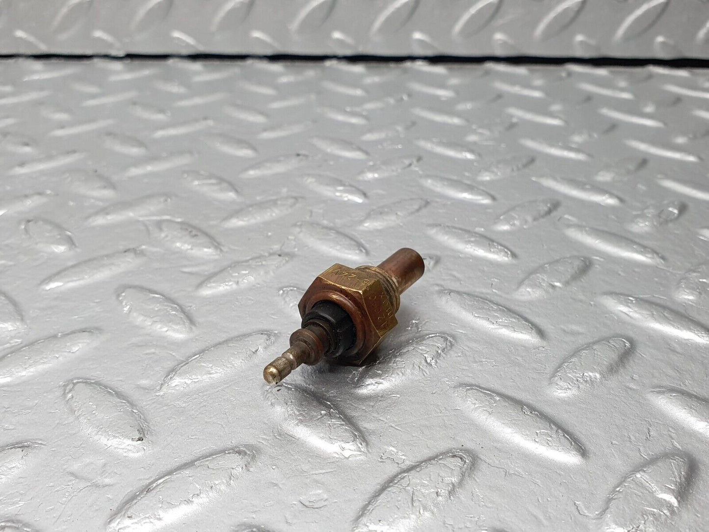 41366 Mercedes-Benz R107 350SL Coolant Temperature Sensor VDO 0055421017