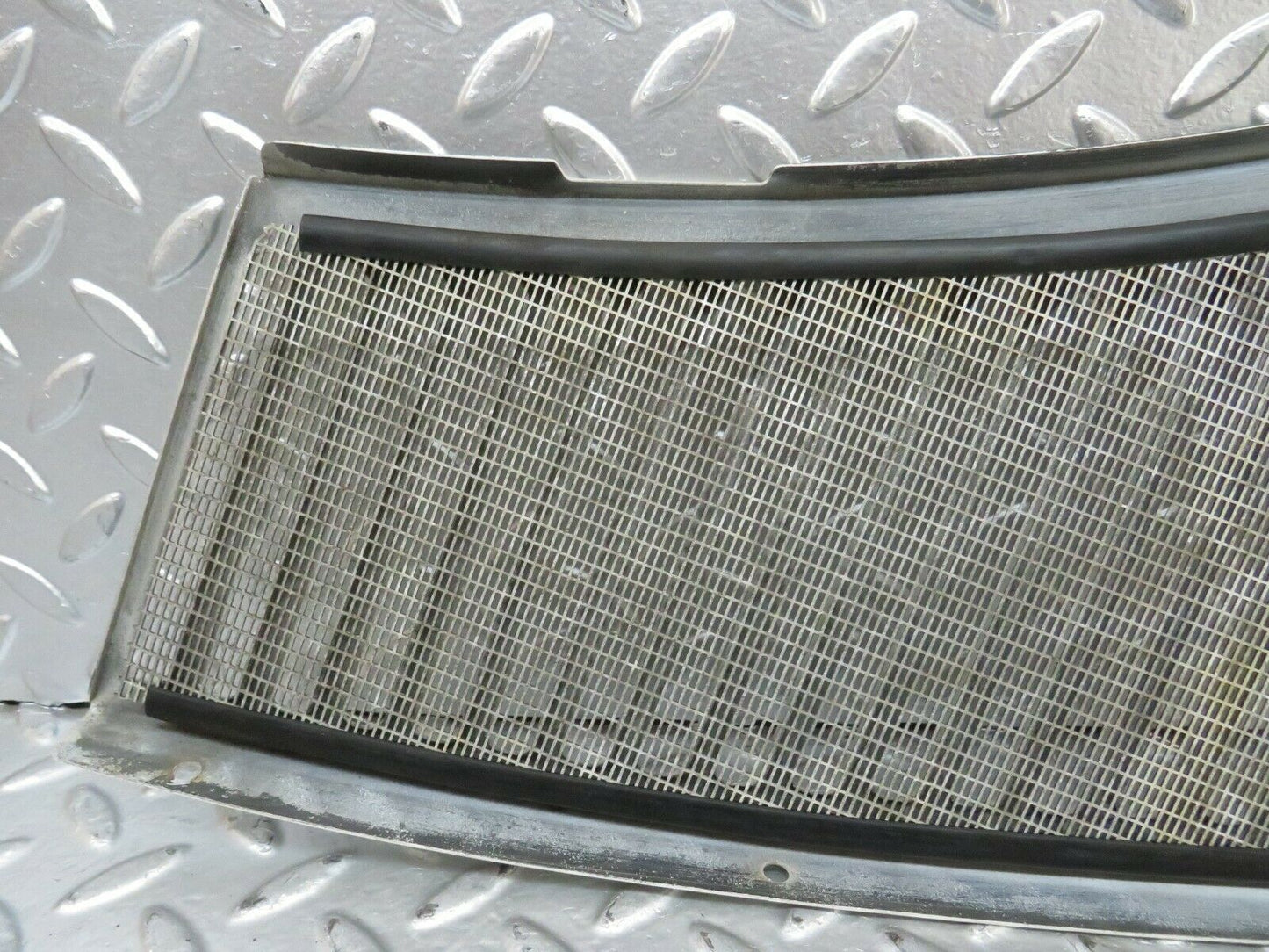 23740 Mercedes-Benz C107 450SLC Coupe Air Intake Grill Right Side