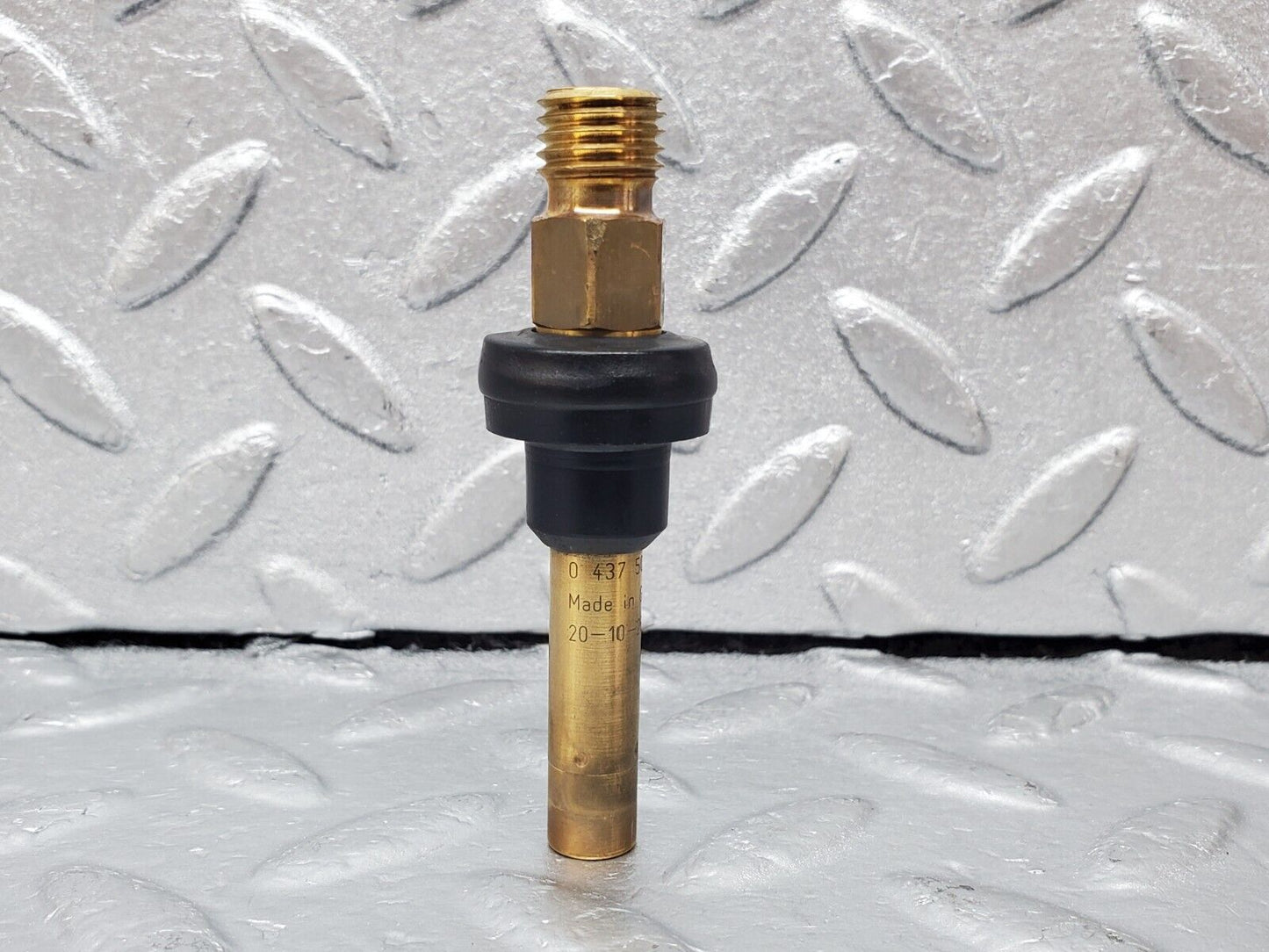 45335 Mercedes-Benz 280E M110.983 Fuel Injector Bosch 0437502047