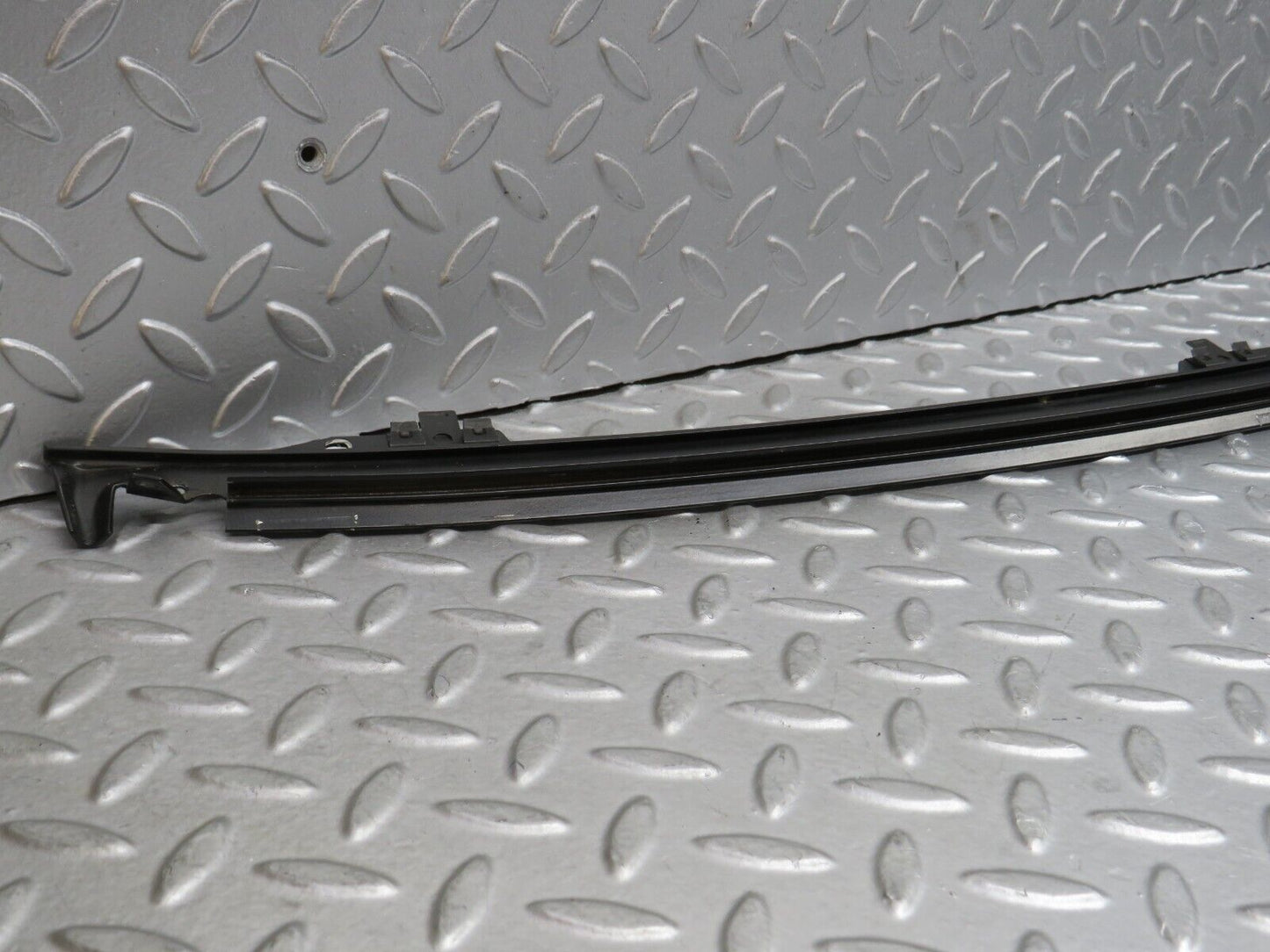 39804 Mercedes-Benz R129 320SL Coupe Front Windscreen Top Moulding Trim