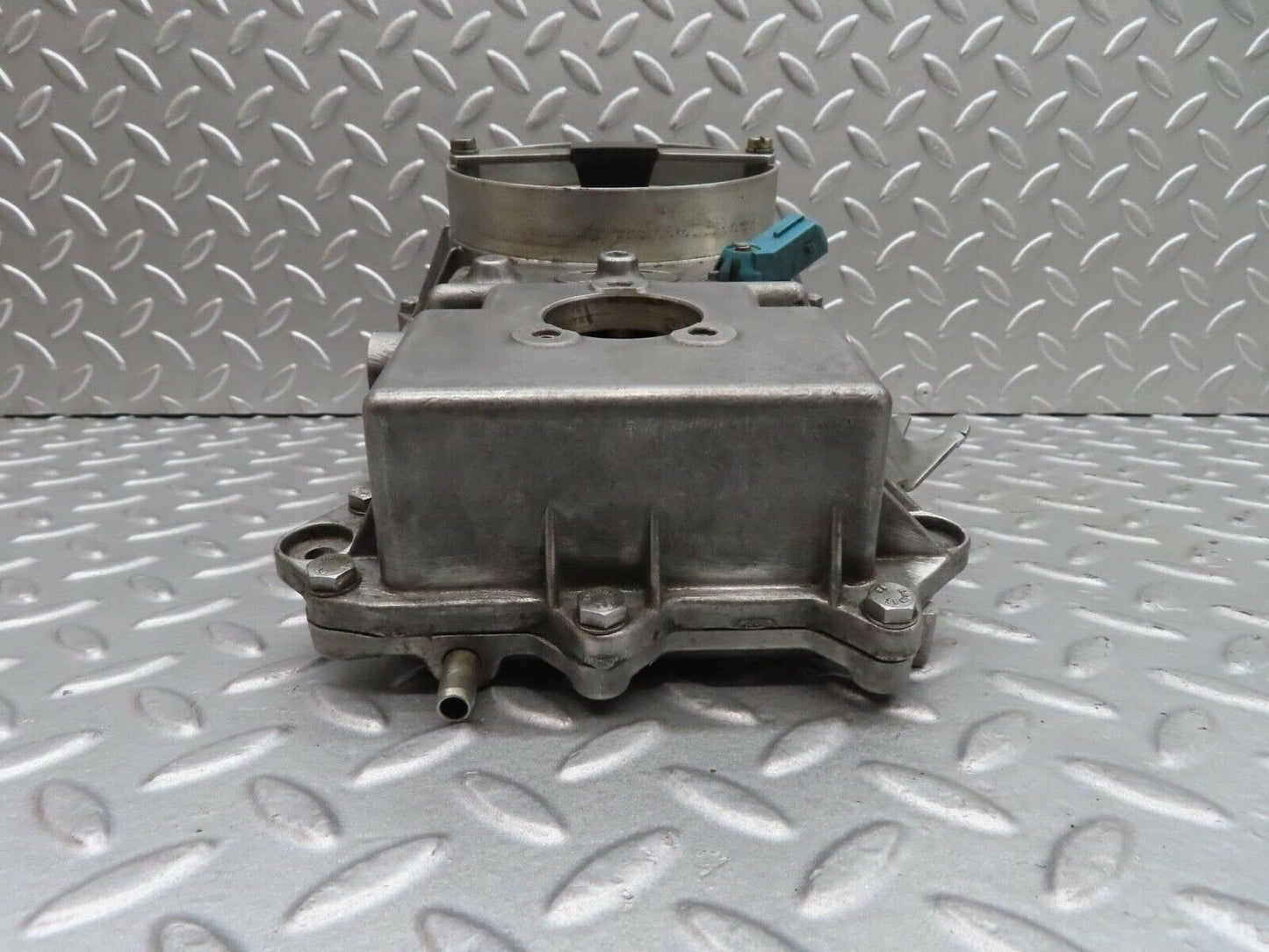 14391 Mercedes-Benz W116 350SE   Air Flow Mass Meter Sensor Bosch 0438120062