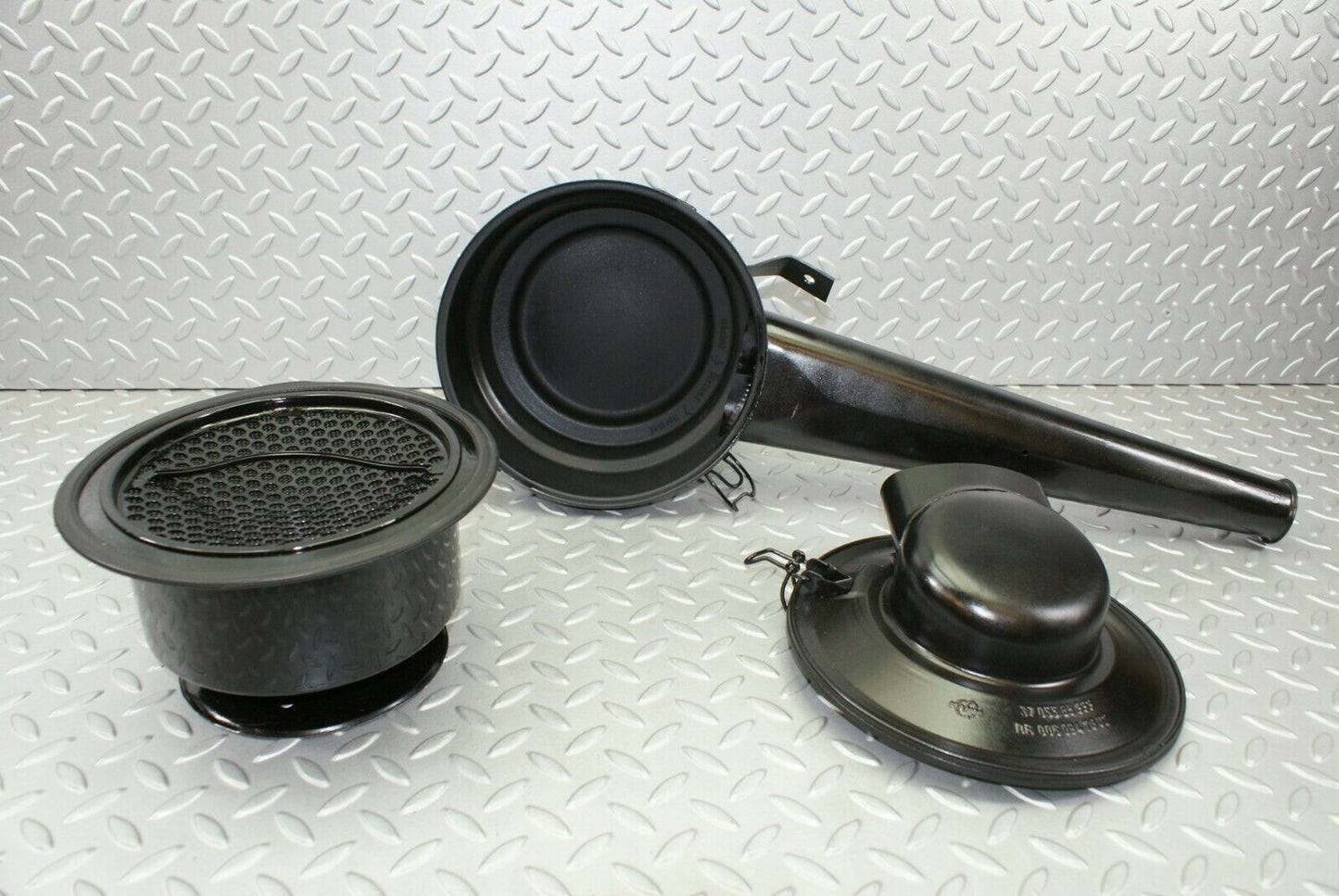 3081 Mercedes-Benz W115 220D Air Filter Box 3705585333