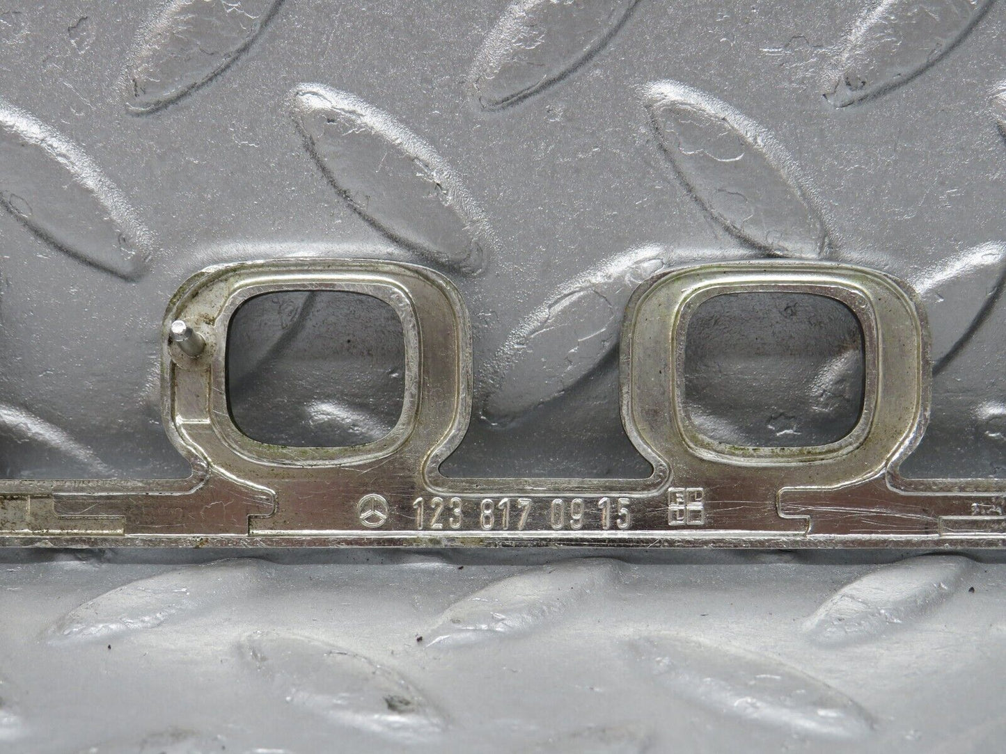 40692 Mercedes-Benz W123 300D Trunk Badge Emblem 1238170915