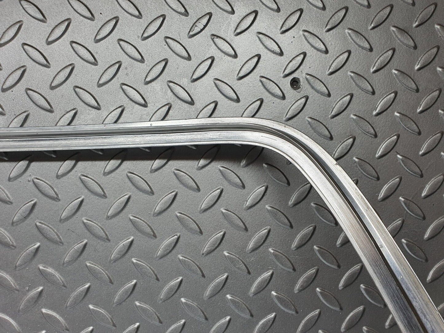 44102 Mercedes-Benz C123 230CE Coupe Rear Windscreen Chrome Frame