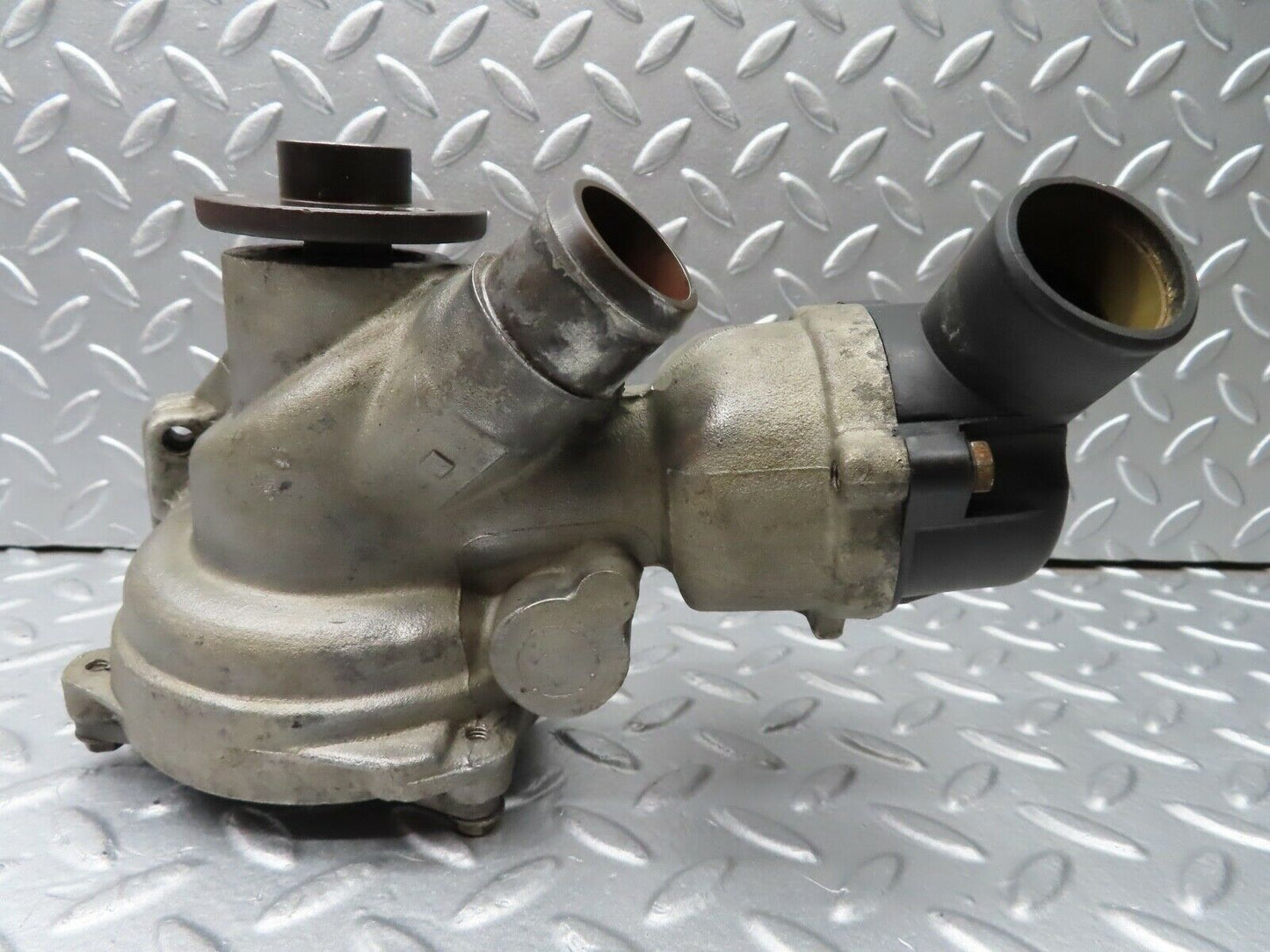 19986 Mercedes-Benz R129 300SL Coupe Water Pump With Thermostat 1032000117