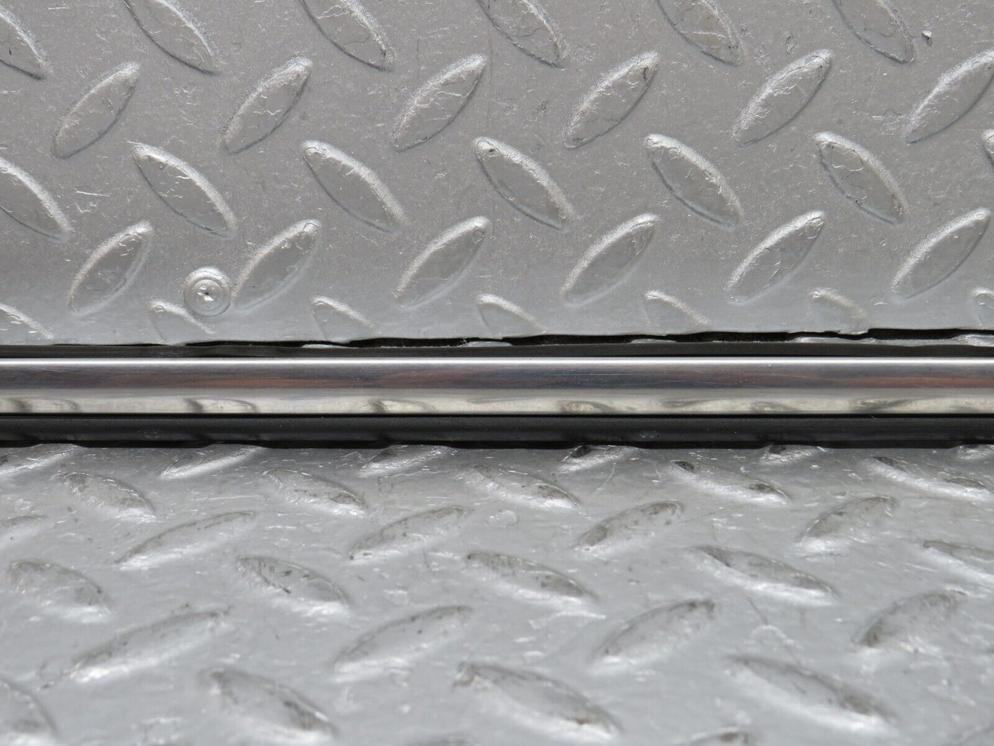 37308 Mercedes-Benz W109 300SEL Front Right Fender Centre Moulding Trim