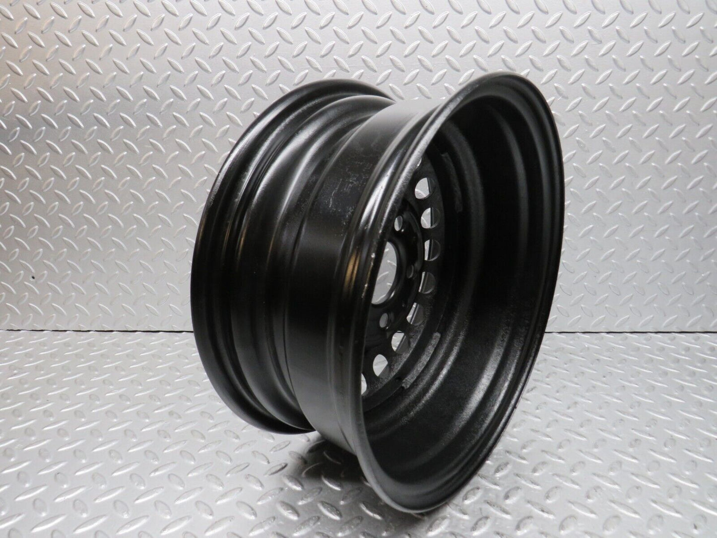 37727 Mercedes-Benz W109 300SEL Steel Wheel 6Jx14H2 ET30 1084000702