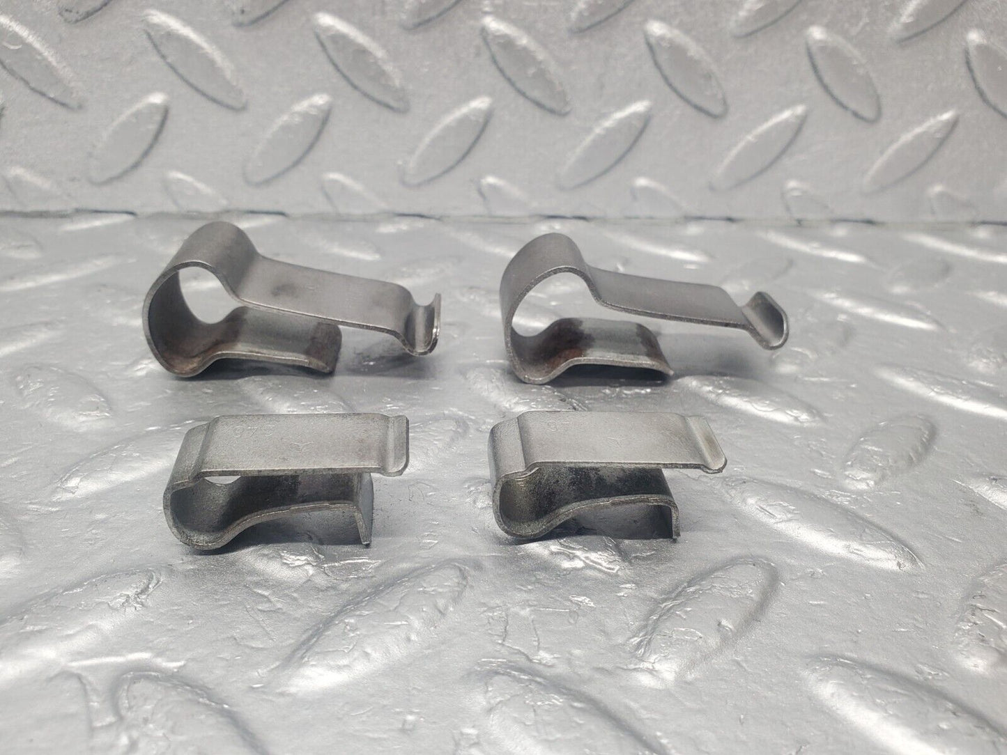 46041 Mercedes-Benz W126 420SE Radiator Fan Shroud Holder Set 2015040046