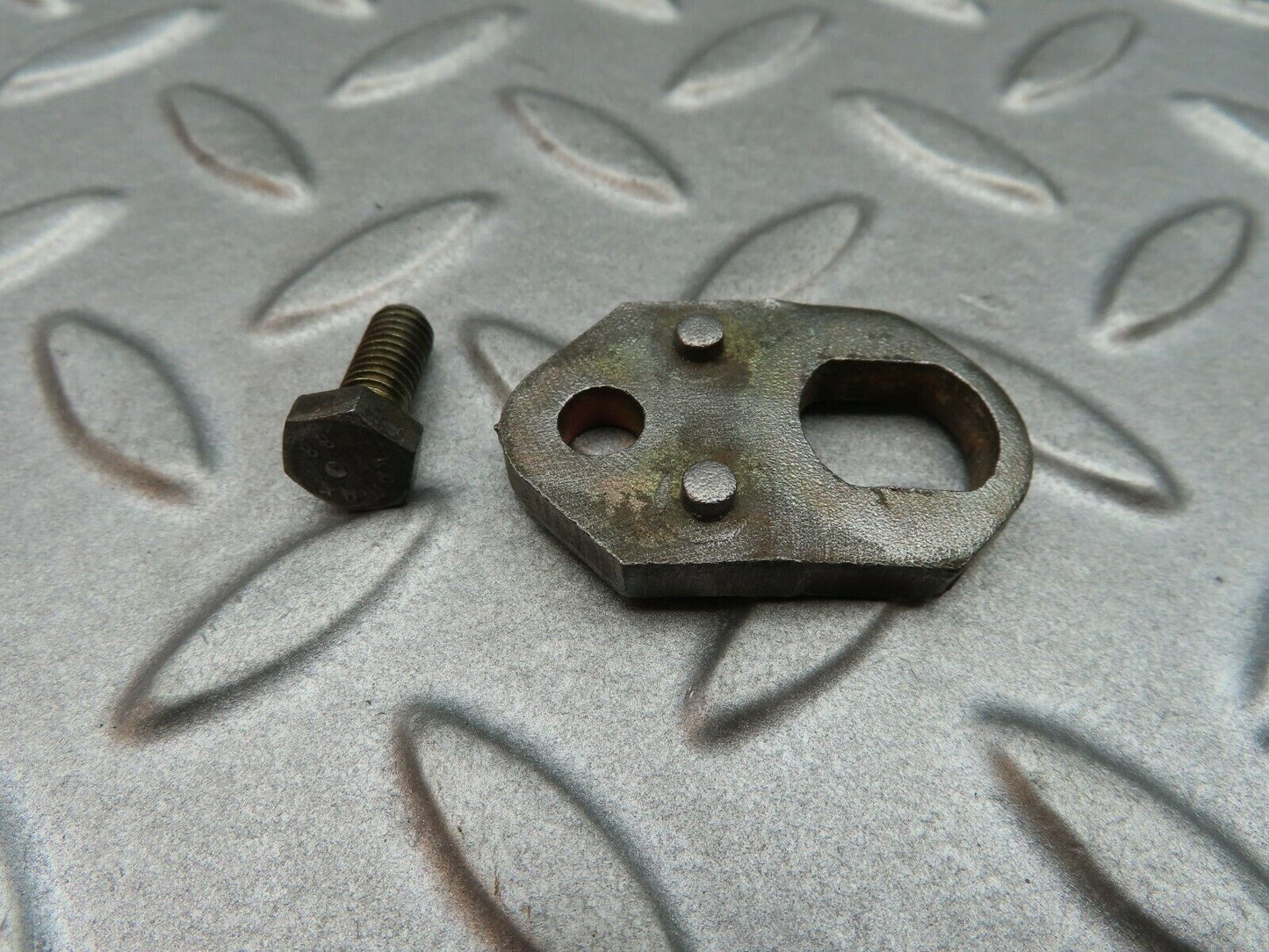 5128 Mercedes-Benz R107 350SL Fuel Injector Bracket
