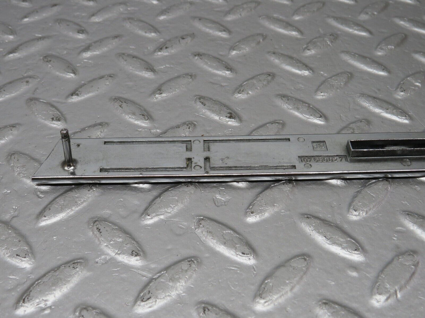 39959 Mercedes-Benz R107 350SL Dashboard Centre Trim Black 1076800271