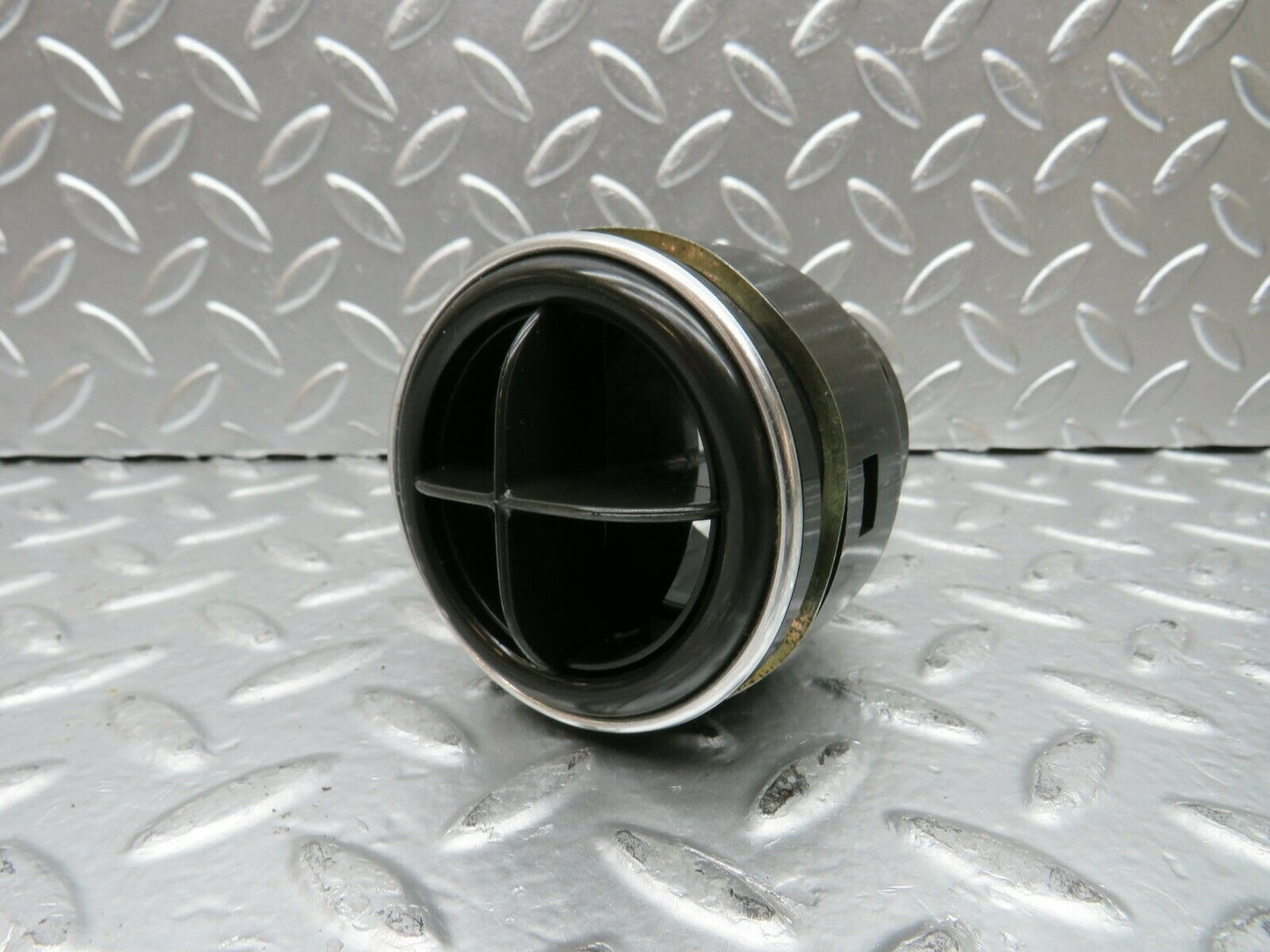 22713 Mercedes-Benz C107 450SLC Coupe Dashboard Air Vent
