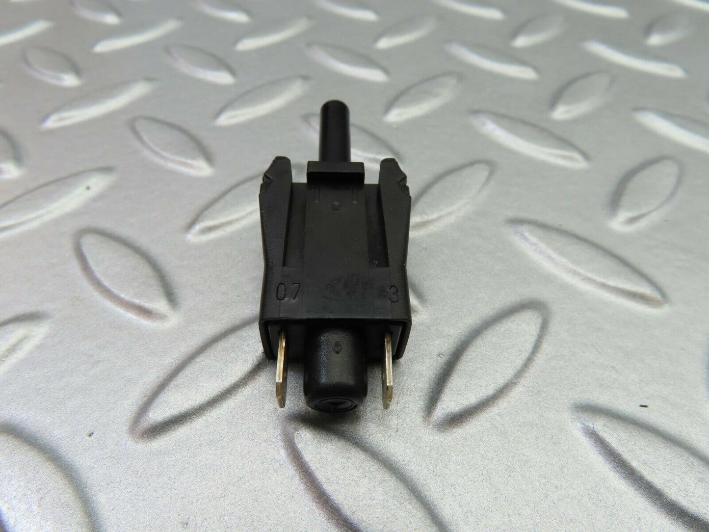 6510 Mercedes-Benz S124 E220 Wagon Door Contact Switch 0015458714
