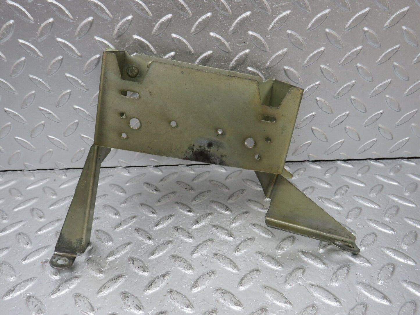 33310 Mercedes-Benz W202 C180 ECU Holder Bracket