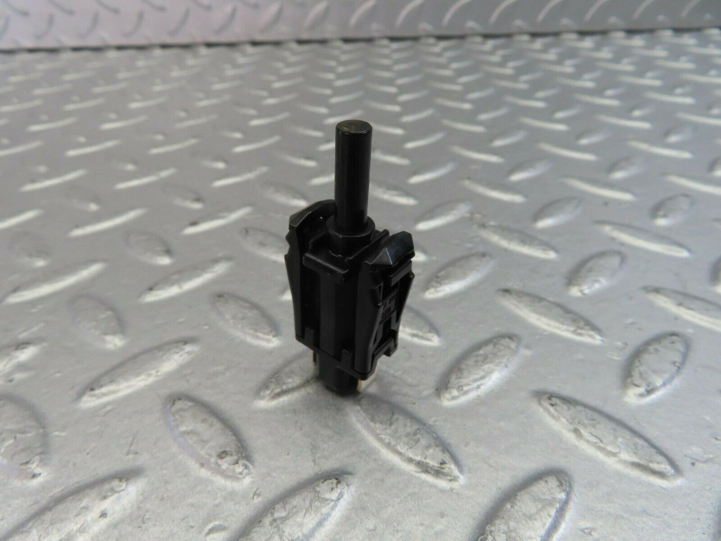 10737 Mercedes-Benz W123 230E Door Contact Switch 0015458714