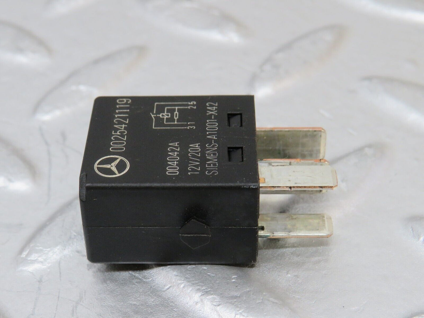 34872 Mercedes-Benz W210 320E Indicator Relay 0025421119
