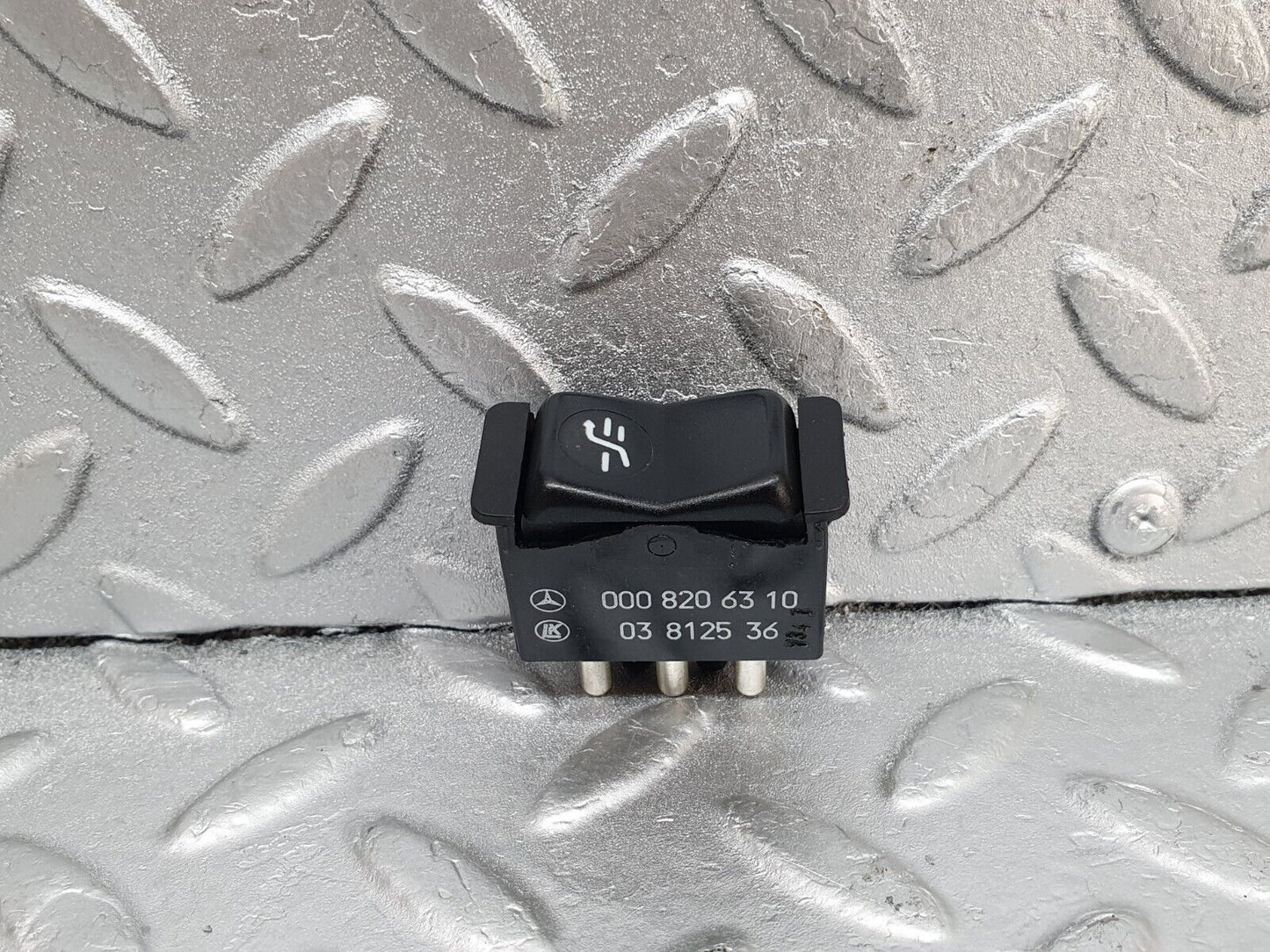 44116 Mercedes-Benz C123 230CE Coupe Sunroof Switch 0008206310