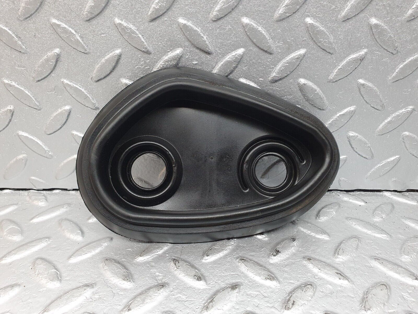 41056 Mercedes-Benz W126 300SE Fuel Tank Rubber Seal 1264710181