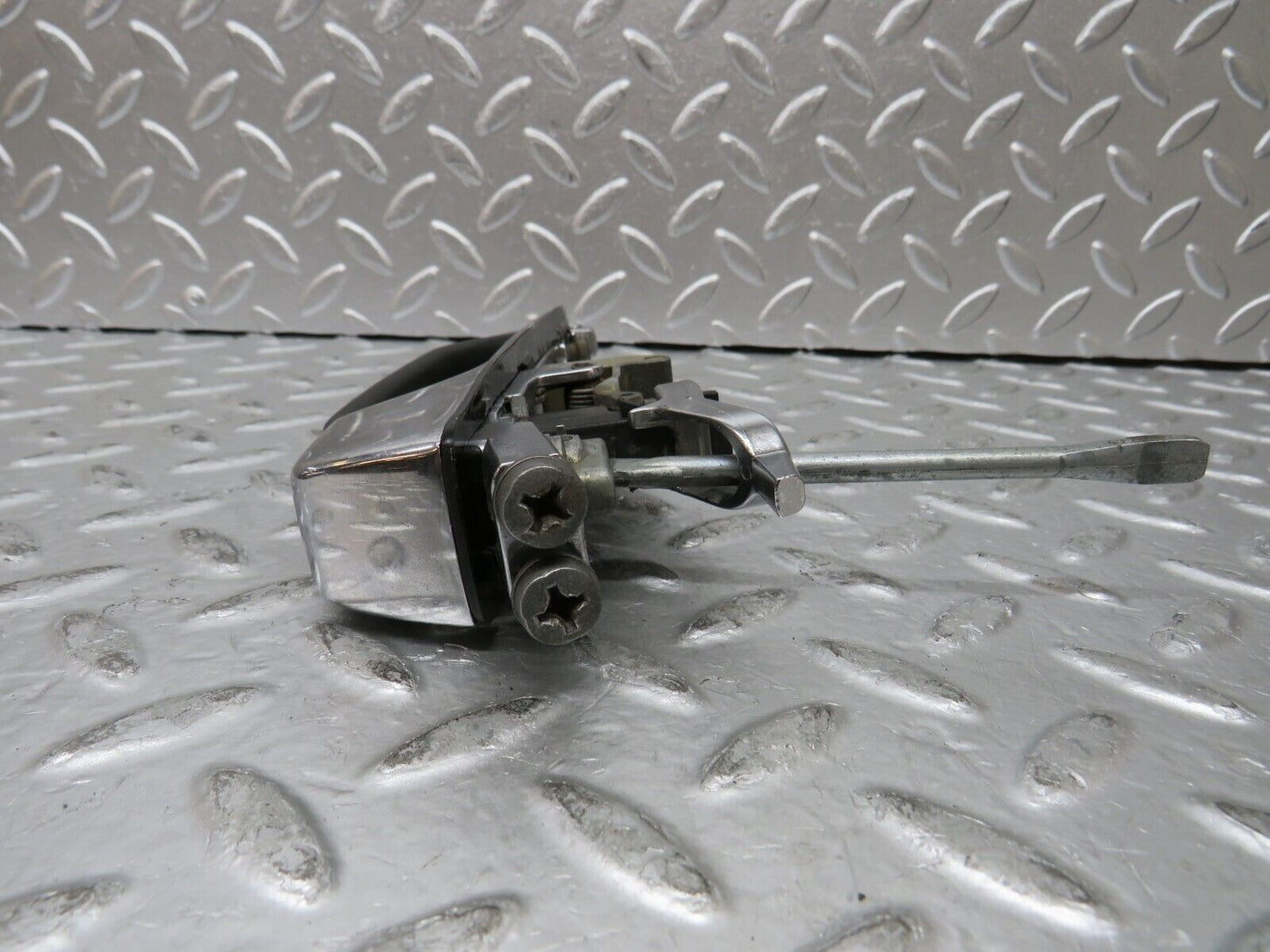 26986 Mercedes-Benz W123 240D Front Right Exterior Door Handle 1237600259