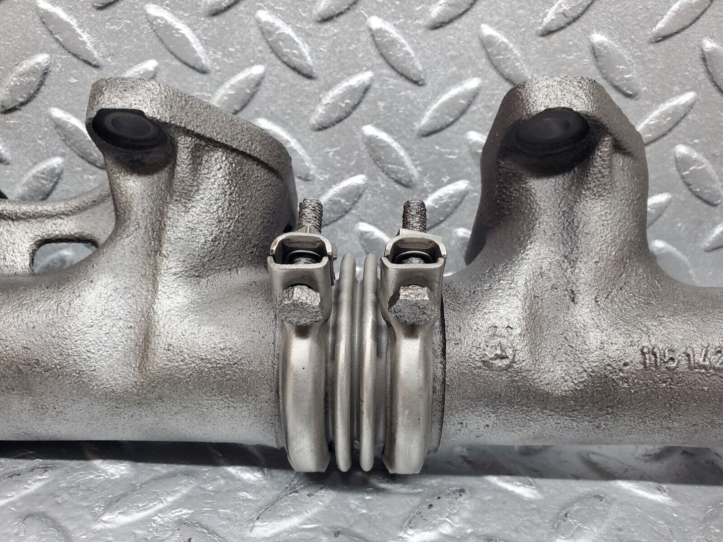 45919 Mercedes-Benz W126 420SE Exhaust Manifold Left 1161422302