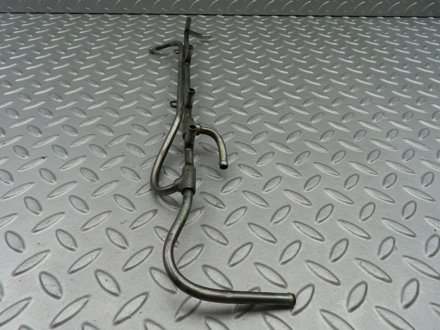 7077 Mercedes-Benz C107 350SLC Coupe Left Side Fuel Injection Pipe