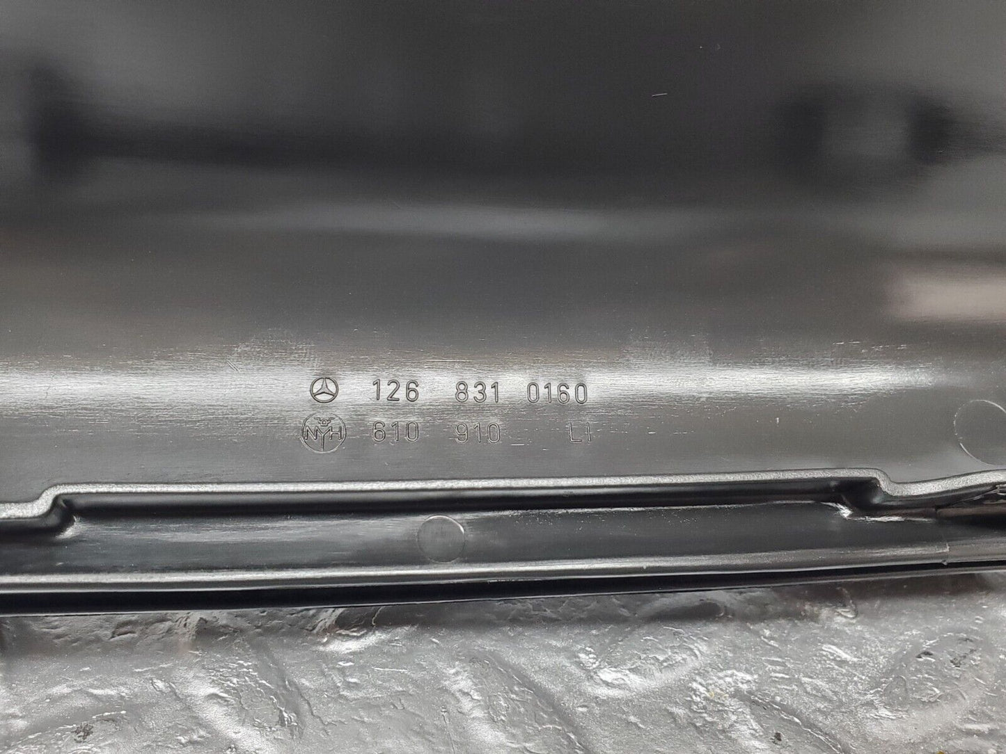 45915 Mercedes-Benz W126 420SE Dashboard Air Vent Duct 2x 1268300219 1268300119