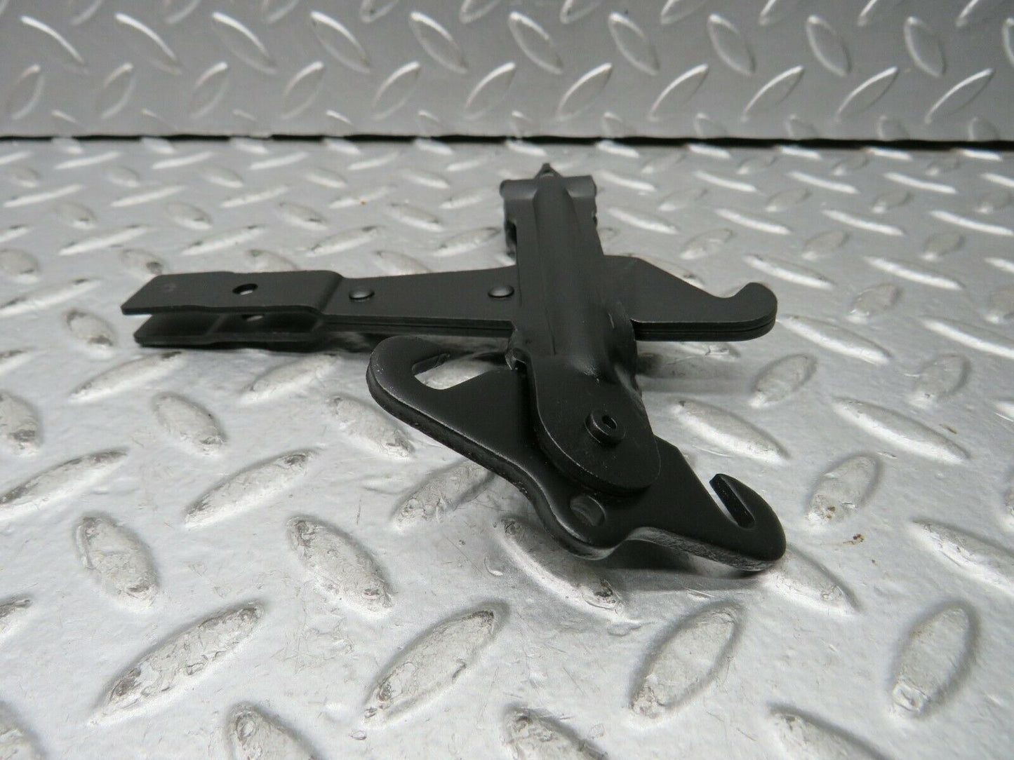 22149 Mercedes-Benz S123 280TE Wagon Handbrake Adjusting Handbrake Regulator