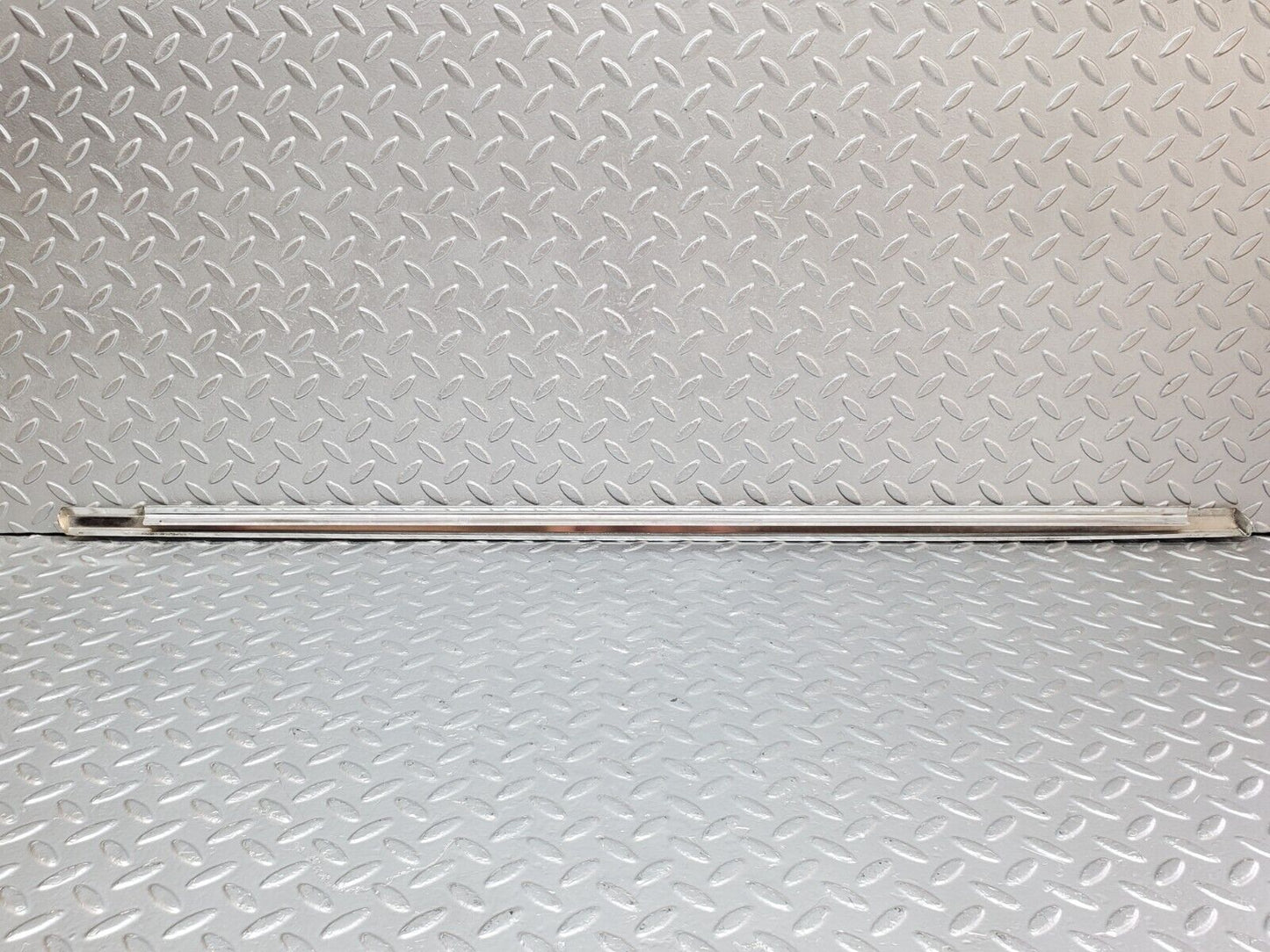 45810 Mercedes-Benz W126 420SE Rear Right Door Chrome Moulding Trim