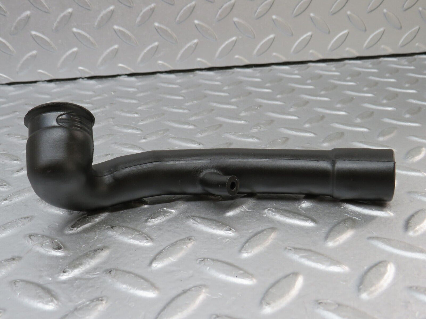 36281 Mercedes-Benz W126 420SE Crankcase Breather Hose Pipe 2x 1160940791 1170940882