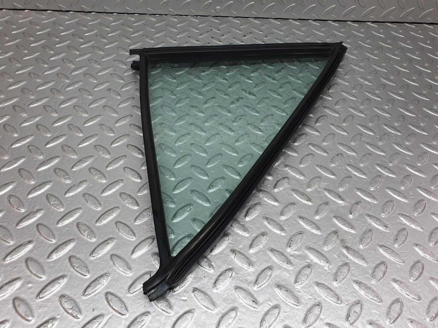 41129 Mercedes-Benz W126 300SE Rear Right Quarter Window Glass 1267350224