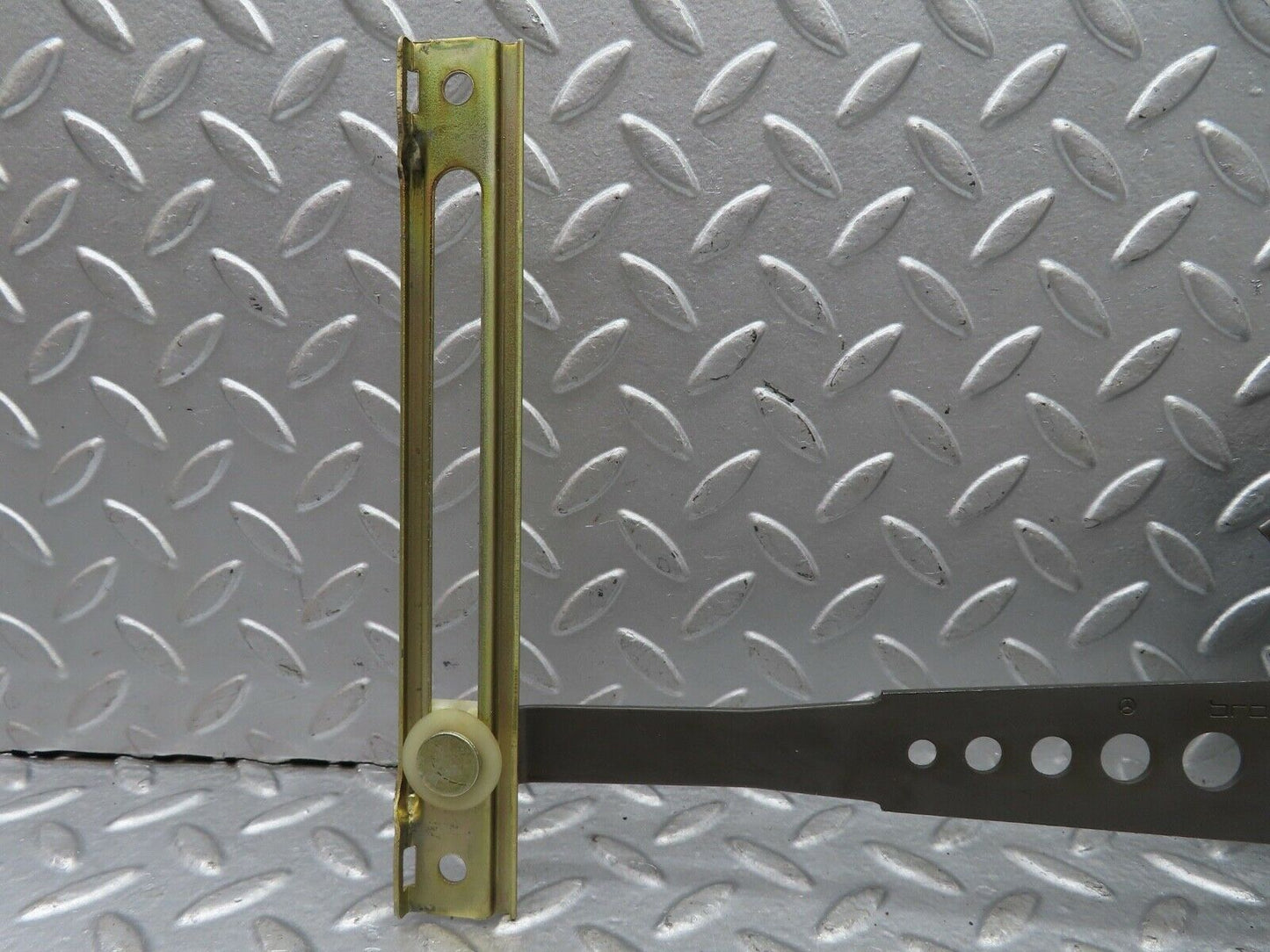 19234 Mercedes-Benz W123 300D Rear Right Manual Window Regulator