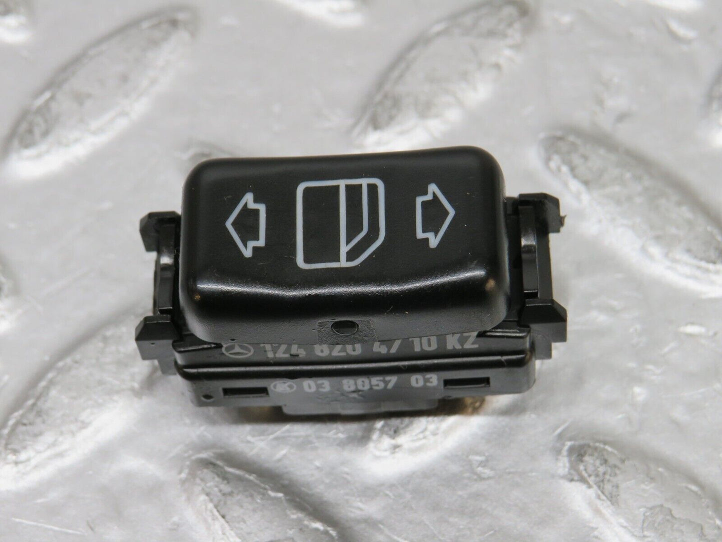 32467 Mercedes-Benz S124 300TE Wagon Electric Window Switch Right 1248204710