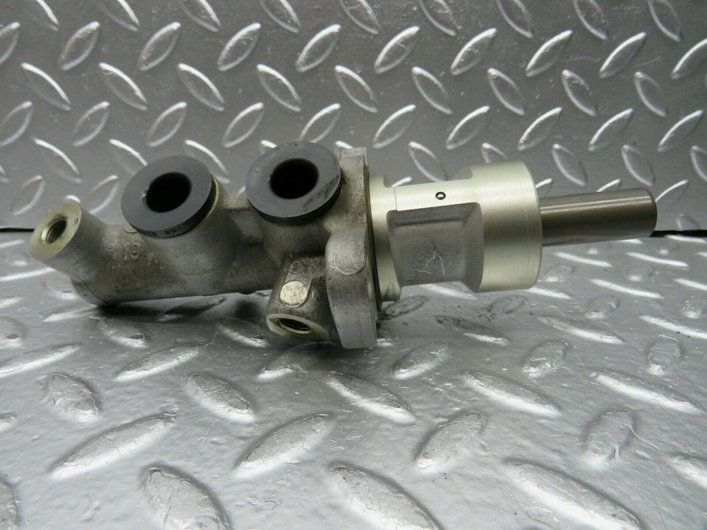 22414 Mercedes-Benz C124 E220 Coupe Brake Master Cylinder
