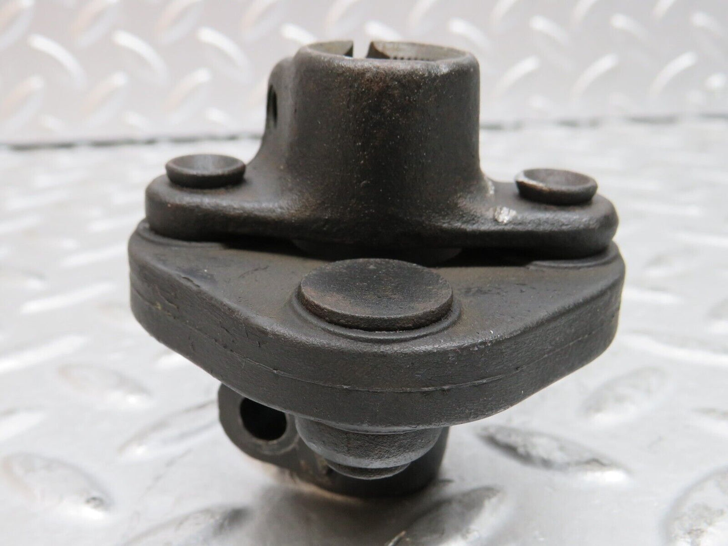 29118 Mercedes-Benz C124 320CE Steering Col. Lower Shaft Connector 1264620146