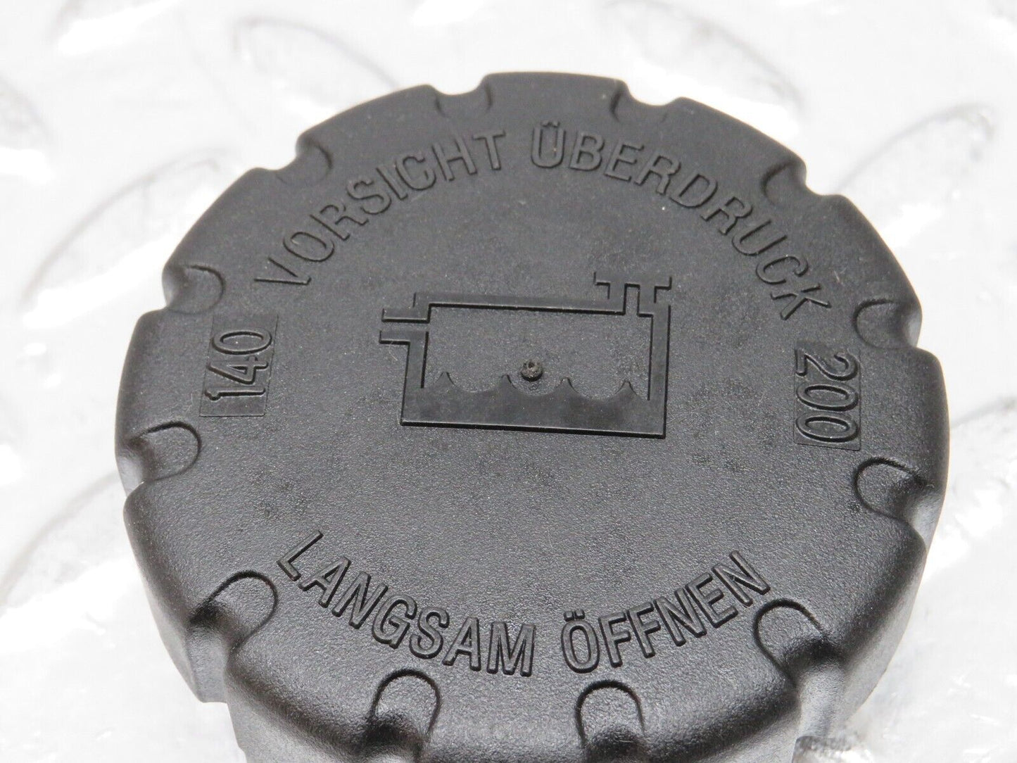 24945 Mercedes-Benz W140 S320 Coolant Tank Reservoir Cap 2105010315