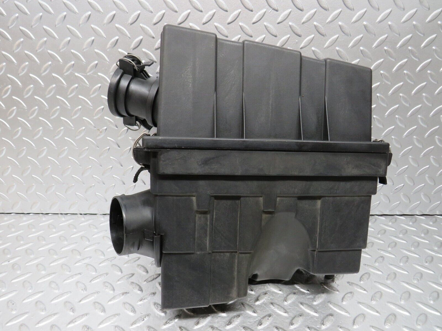 26438 Mercedes-Benz C124 220CE Coupe Air Filter Housing 1110940102