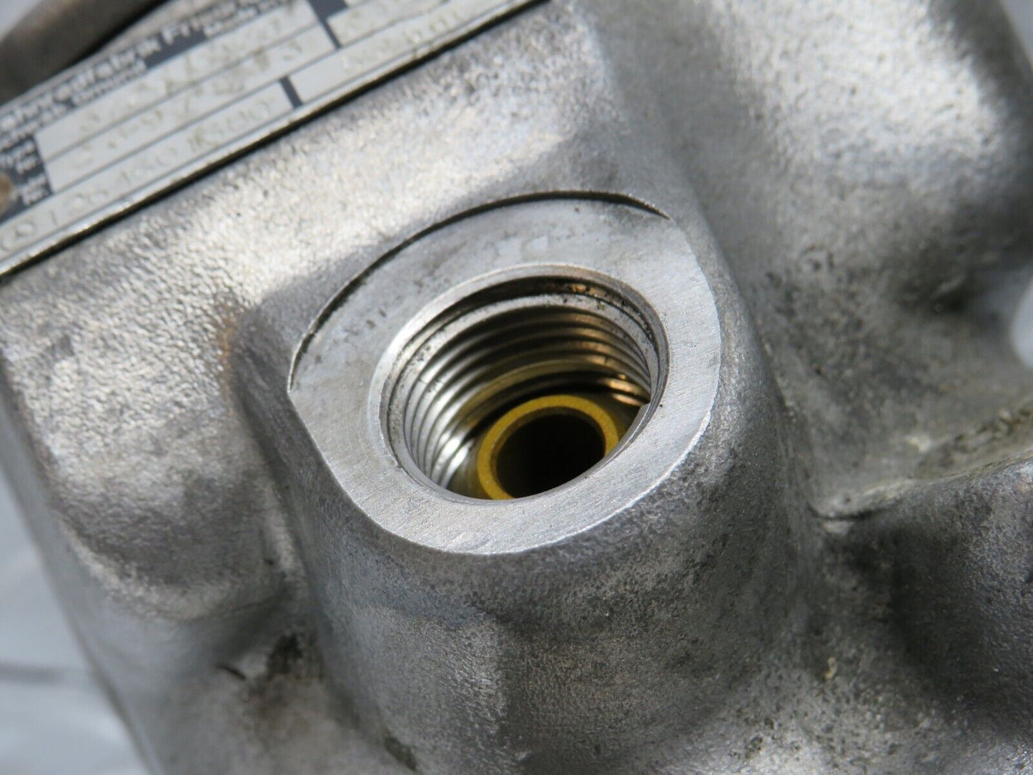 39224 Mercedes-Benz R107 500SL Power Steering Pump 1264601380 7672900448