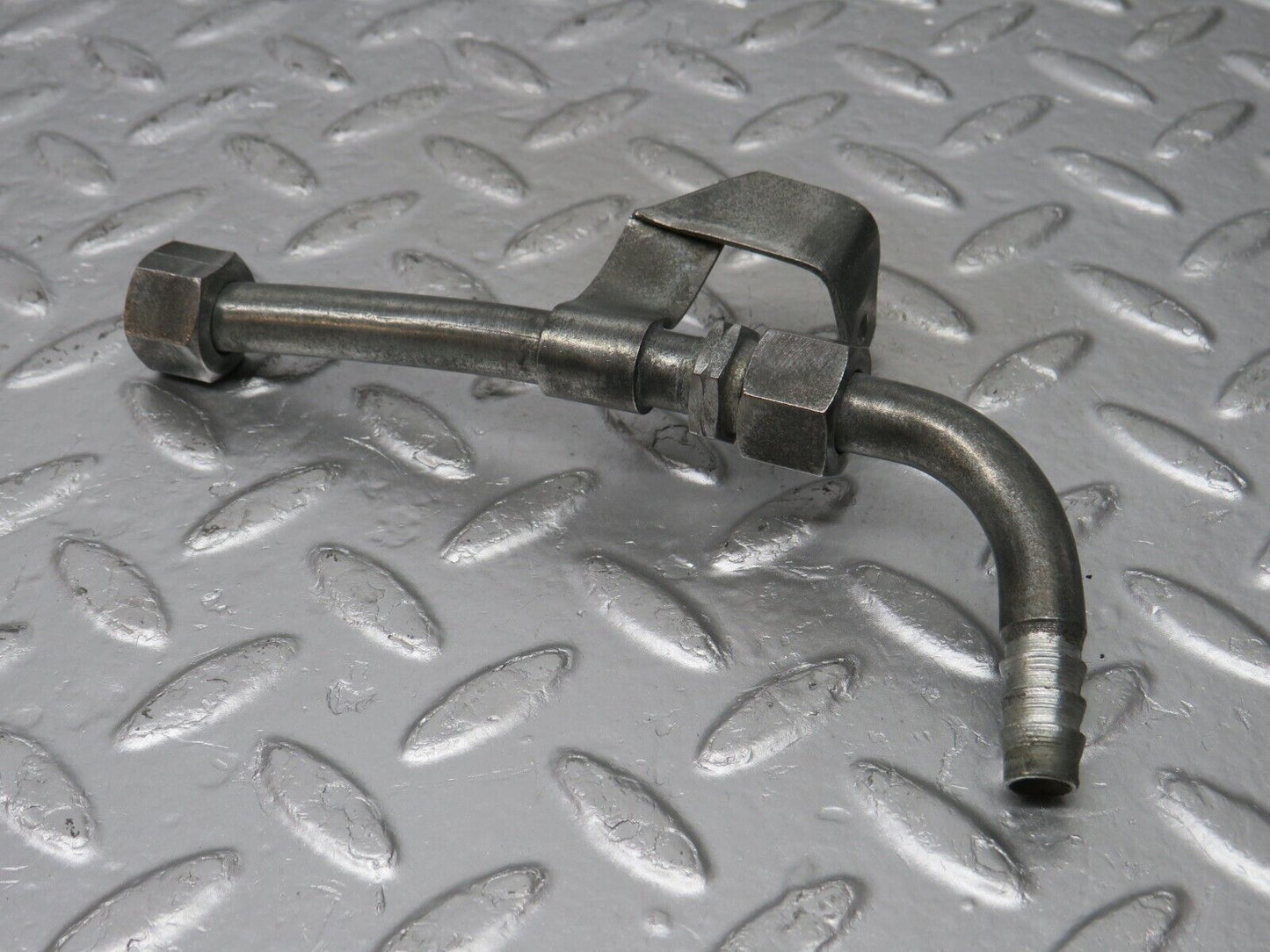 33071 Mercedes-Benz C107 R107 350 V8 Oil Hose Pipe