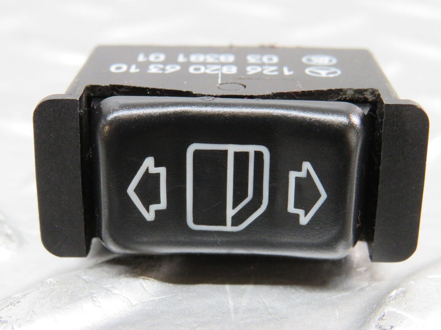 25345 Mercedes-Benz W201 190D Rear Electric Window Switch 1268206310