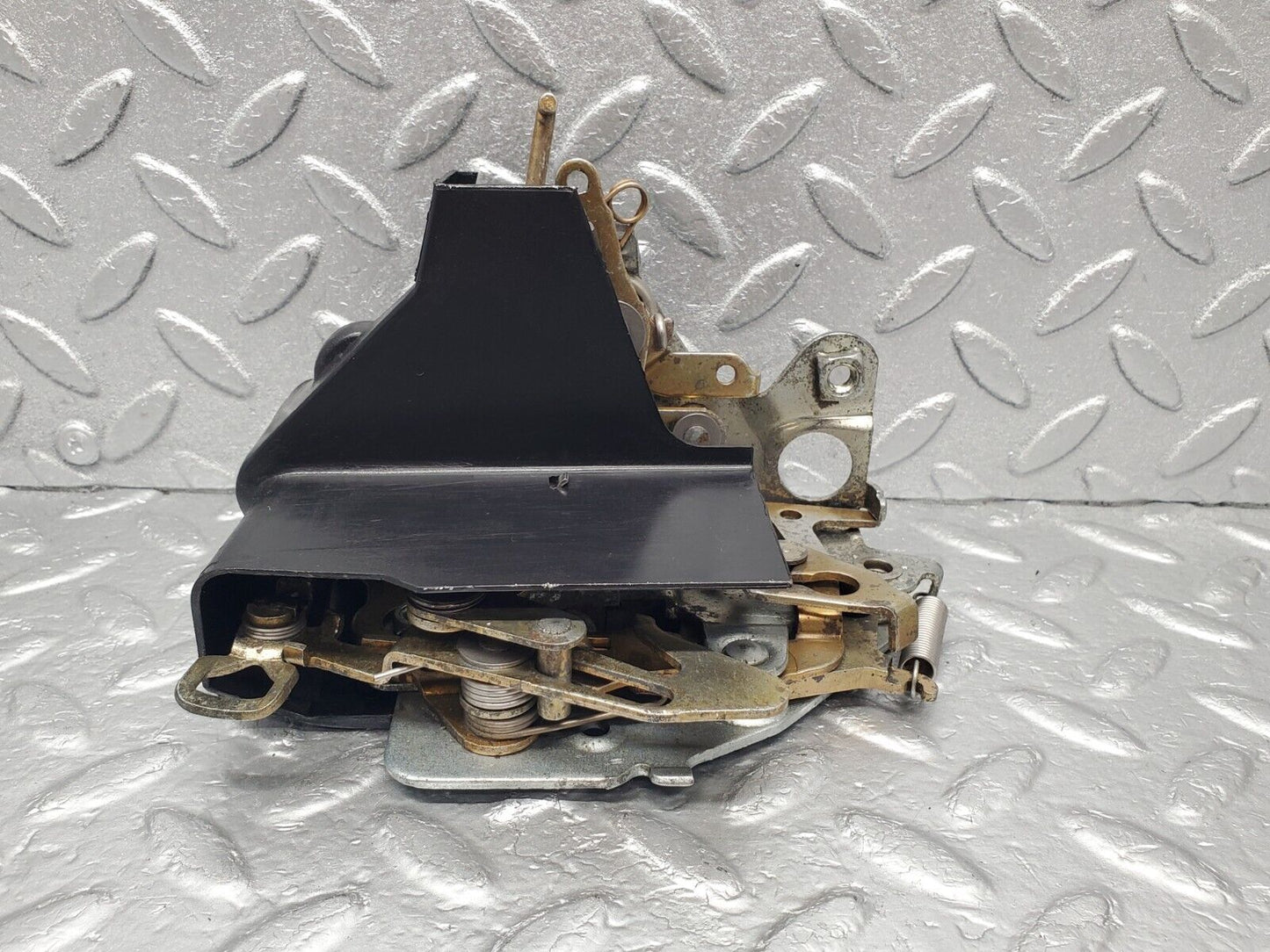 46382 Mercedes-Benz C123 280CE Coupe Right Door Lock Mechanism 1237230408