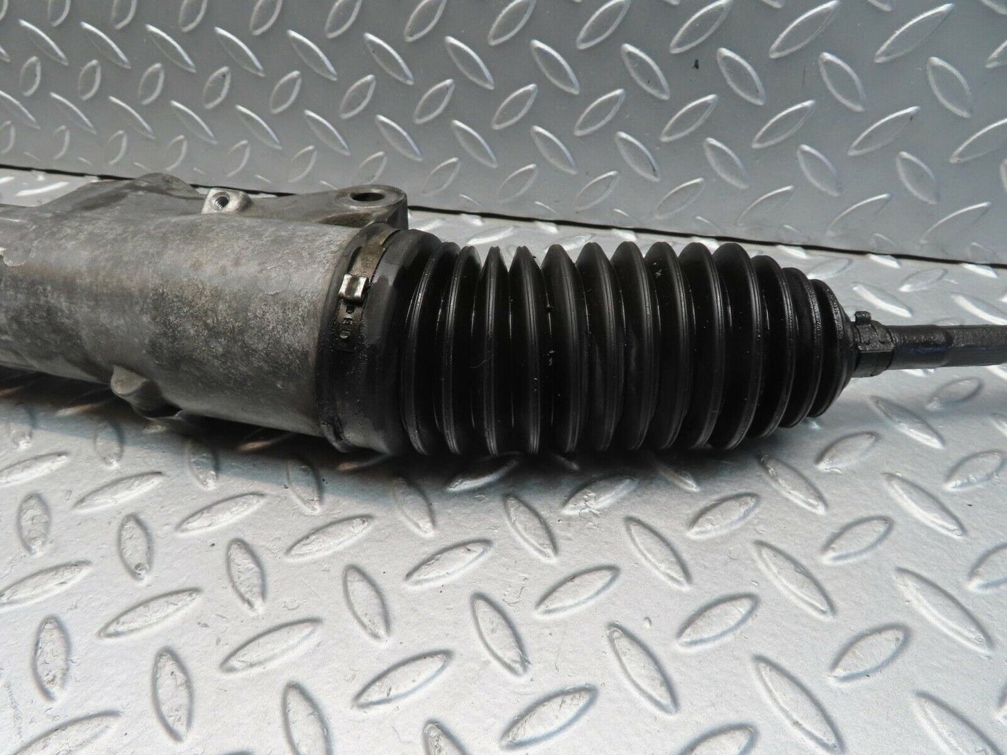 11325 Mercedes-Benz W221 S320 Steering Rack And Pinion 2211101100