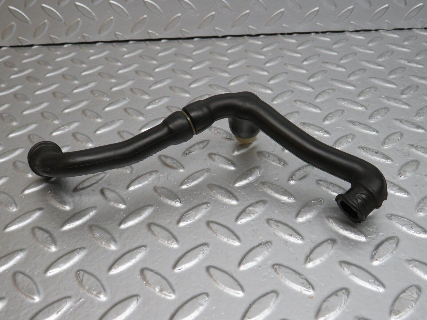 32166 Mercedes-Benz W123 230E Air Intake Pipe 1020941782 1020941682