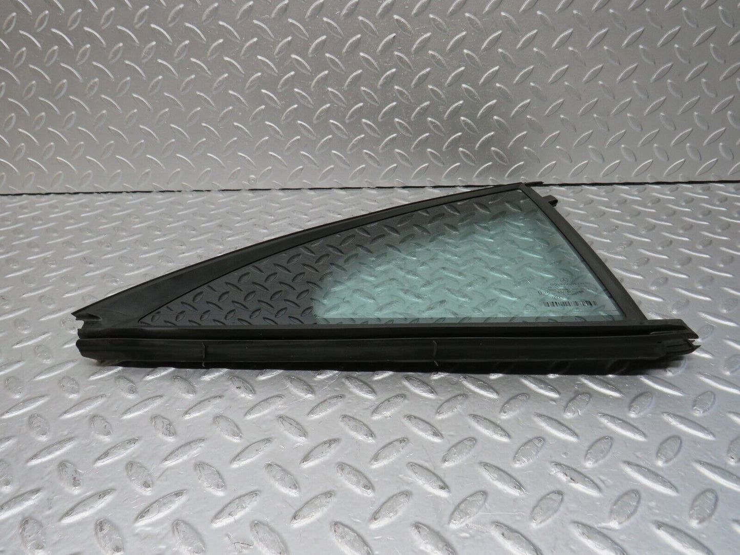 35169 Mercedes-Benz W221 Rear Right Quarter Window Glass 2217350224